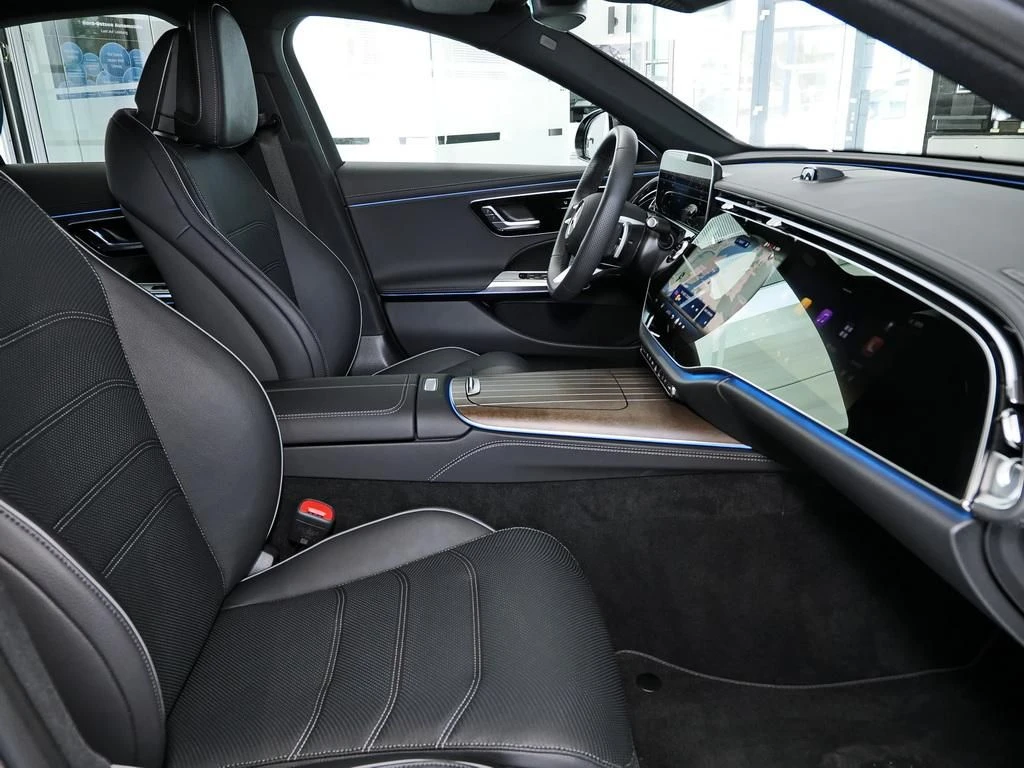 Mercedes-Benz-E-Klasse 300 e-image-12
