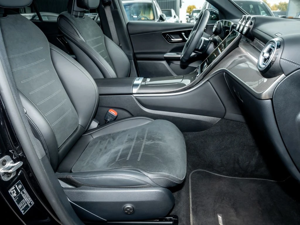 Mercedes-Benz-GLC 300 d-image-11