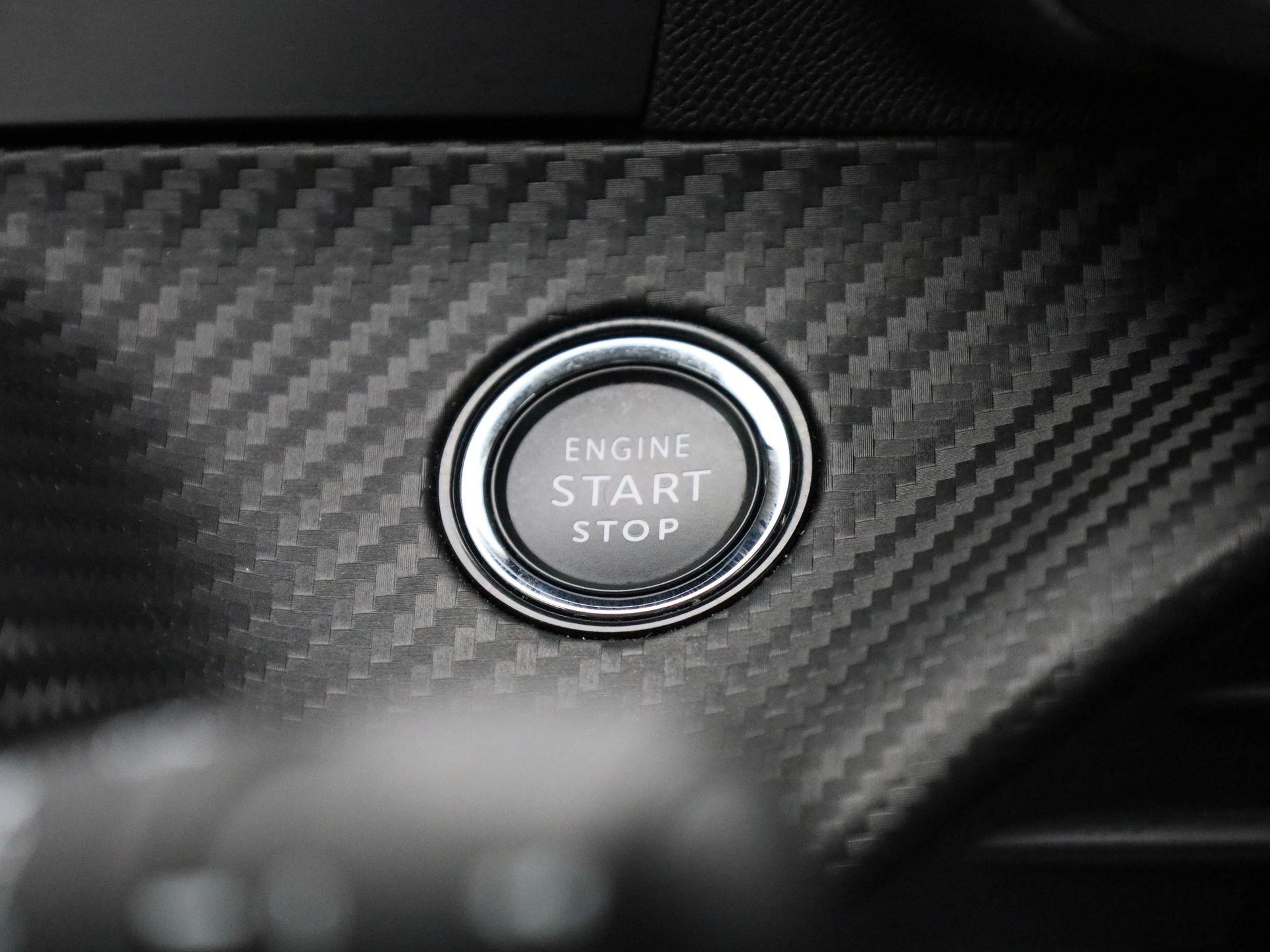 Peugeot-e-208-image-23