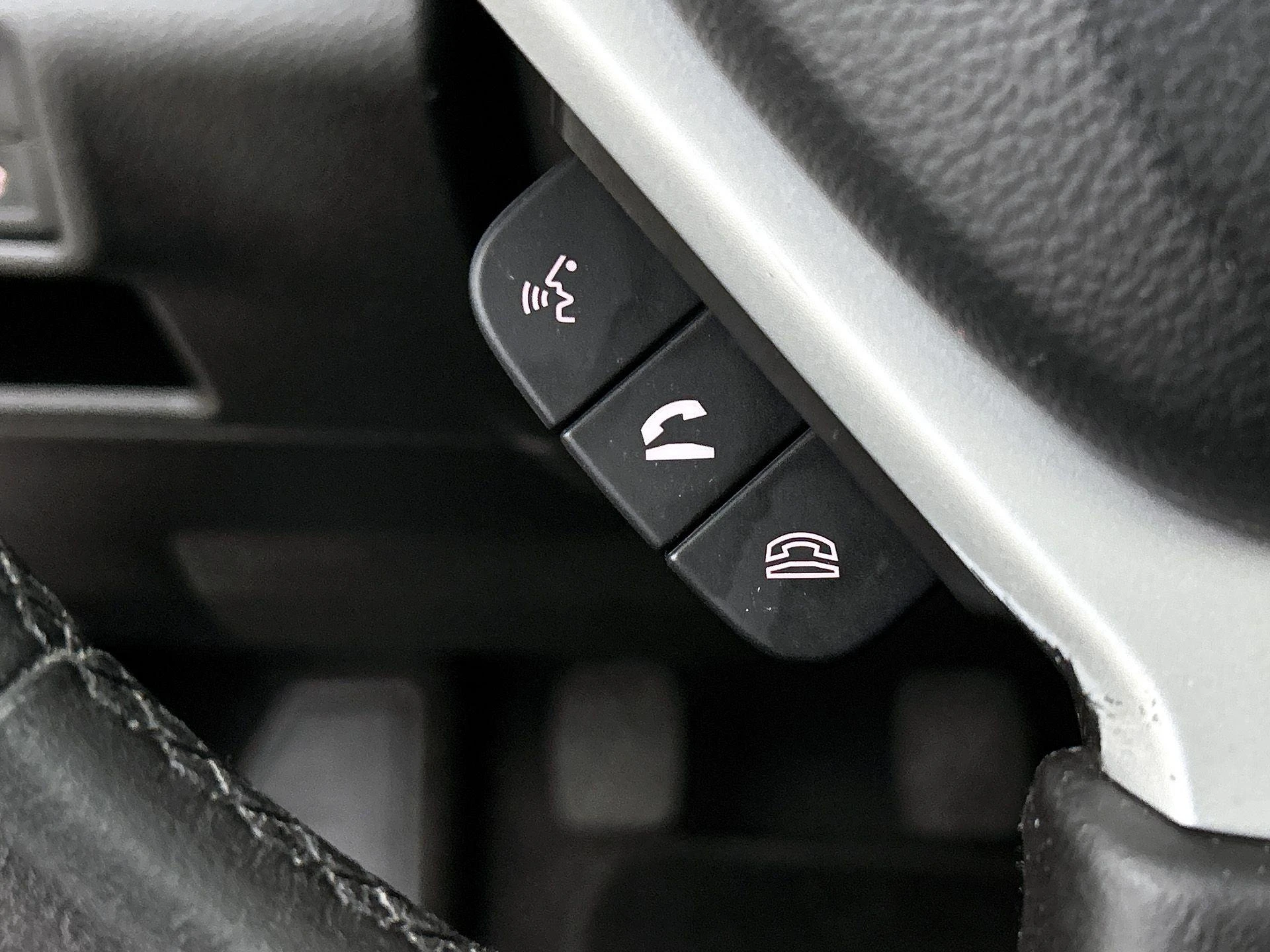 Suzuki-S-Cross-image-9