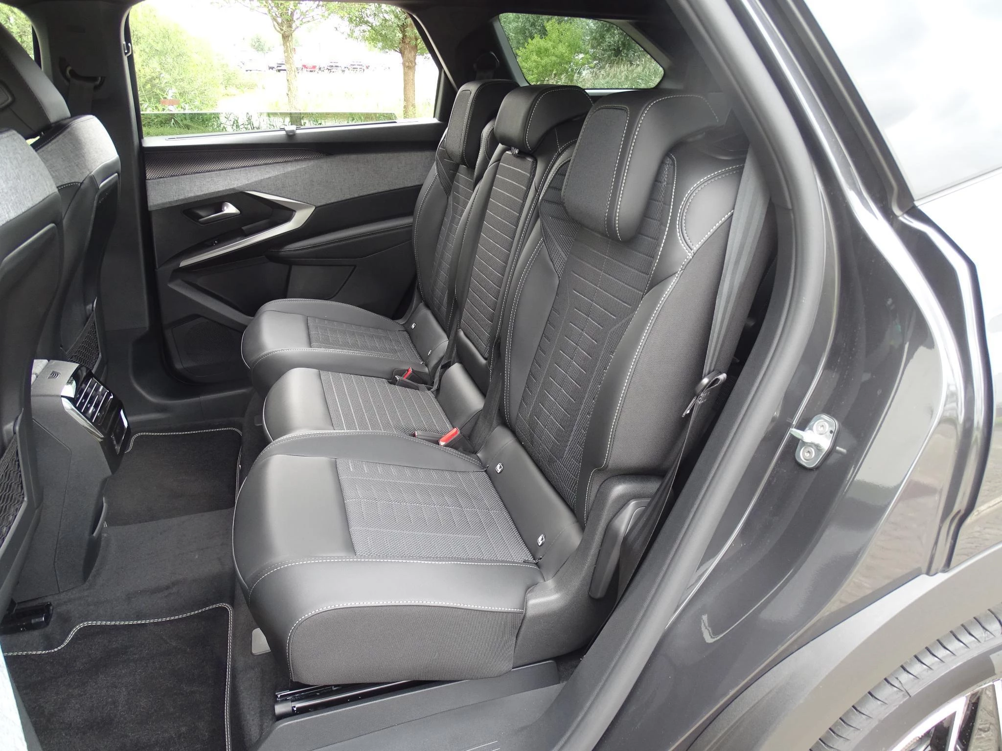 Peugeot 5008 1.2 HYBRID 145 GT +pano dak