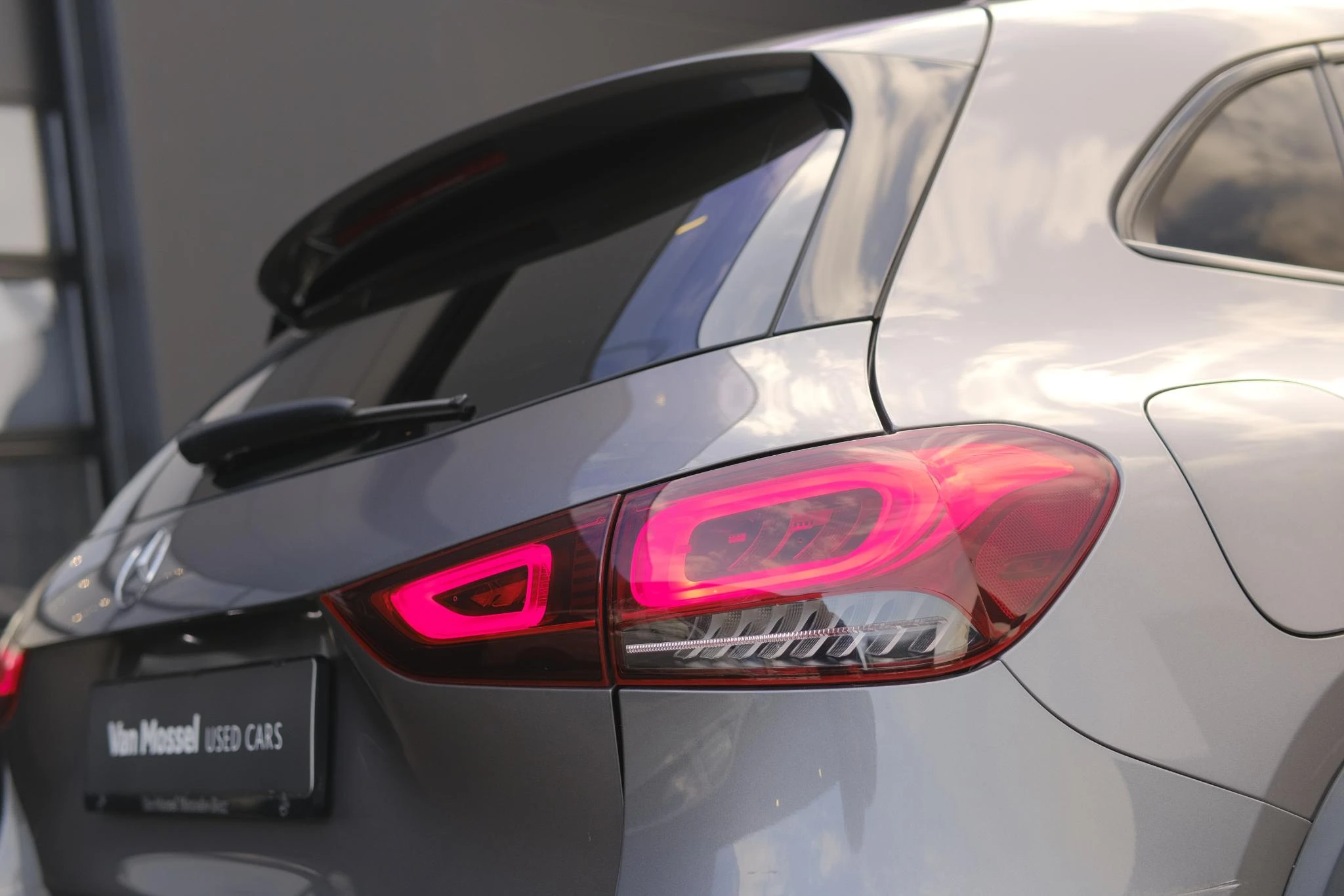 Mercedes-Benz-GLA-image-12