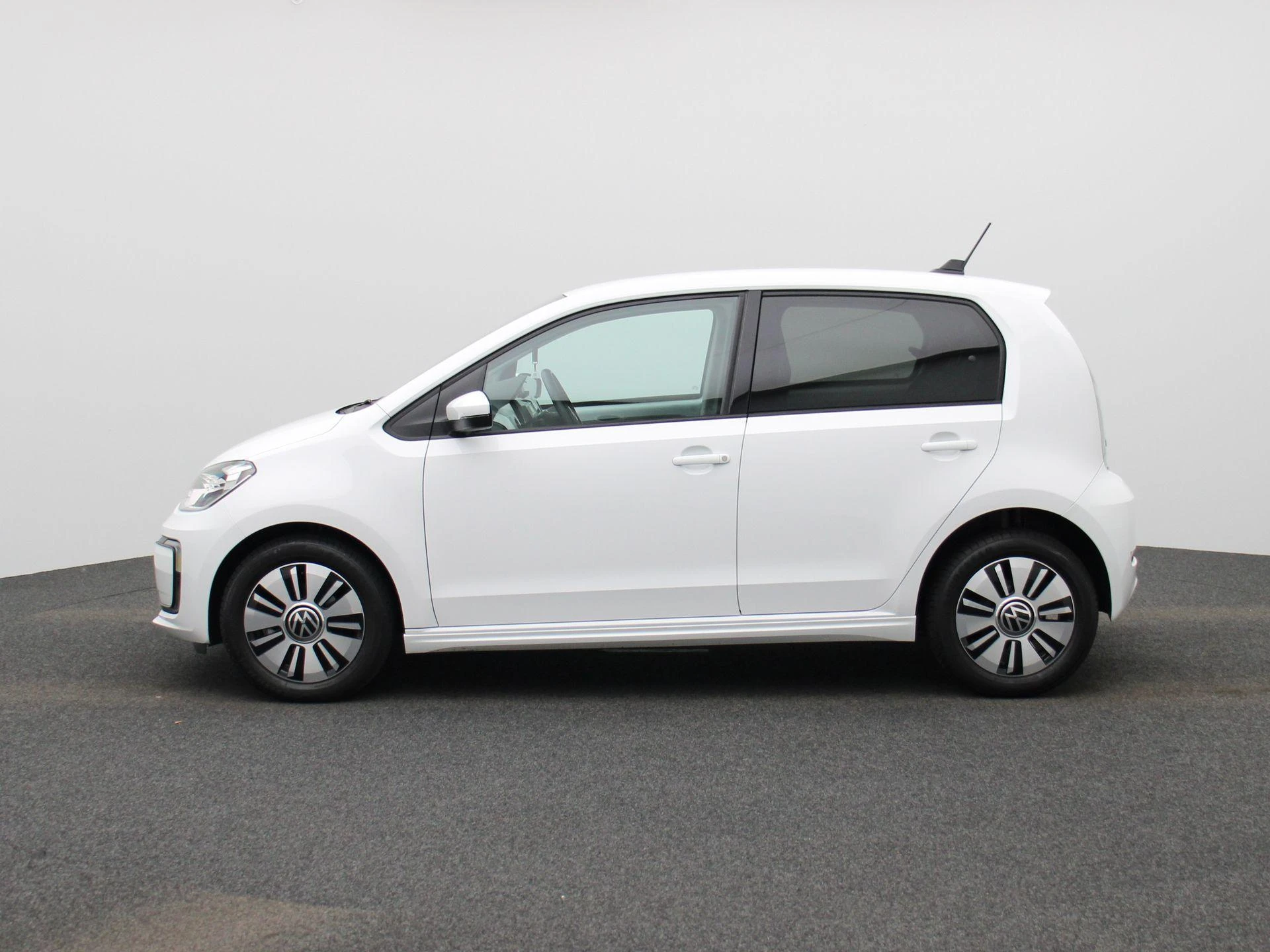 Volkswagen-e-up!-image-3