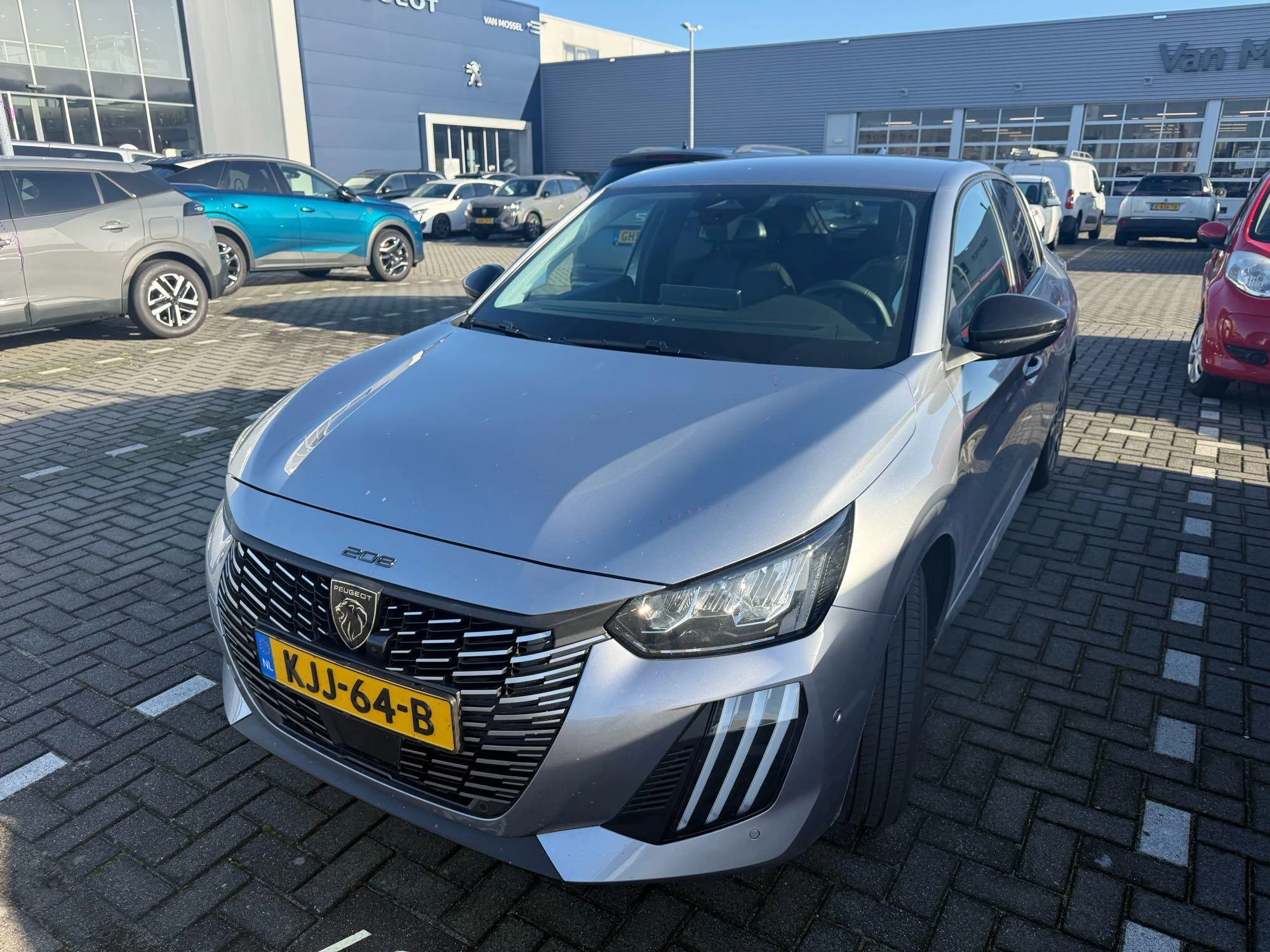 Peugeot-e-208-image-4