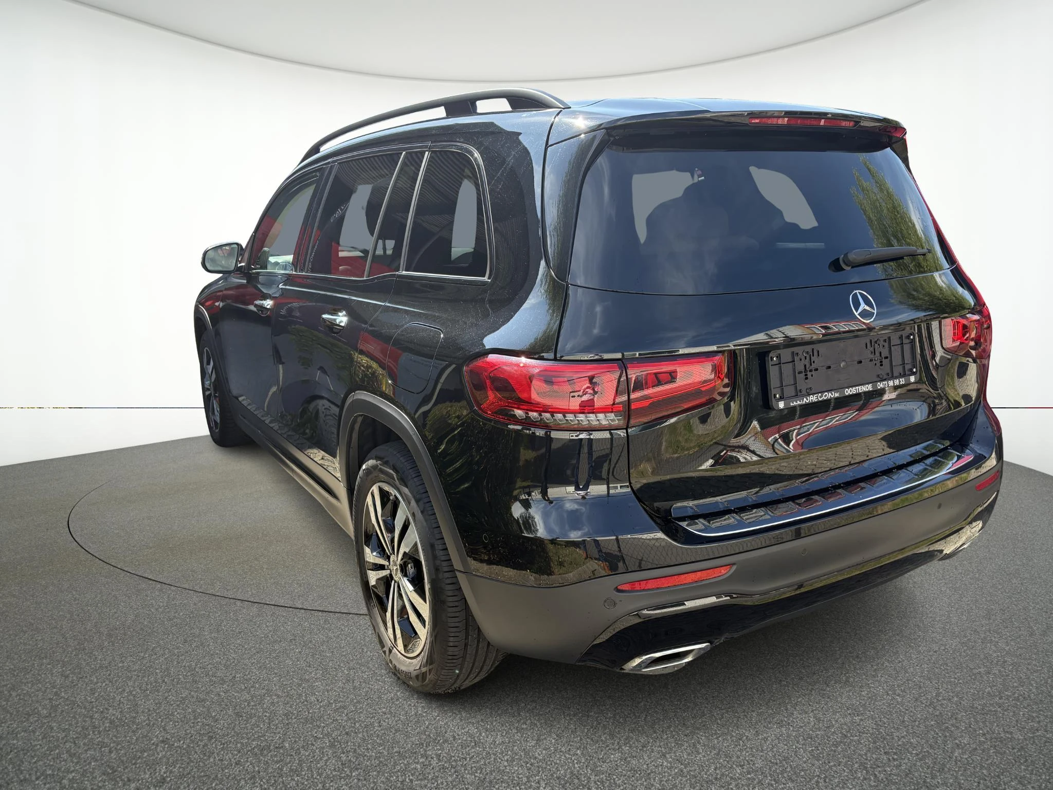 Mercedes-Benz-GLB-image-3