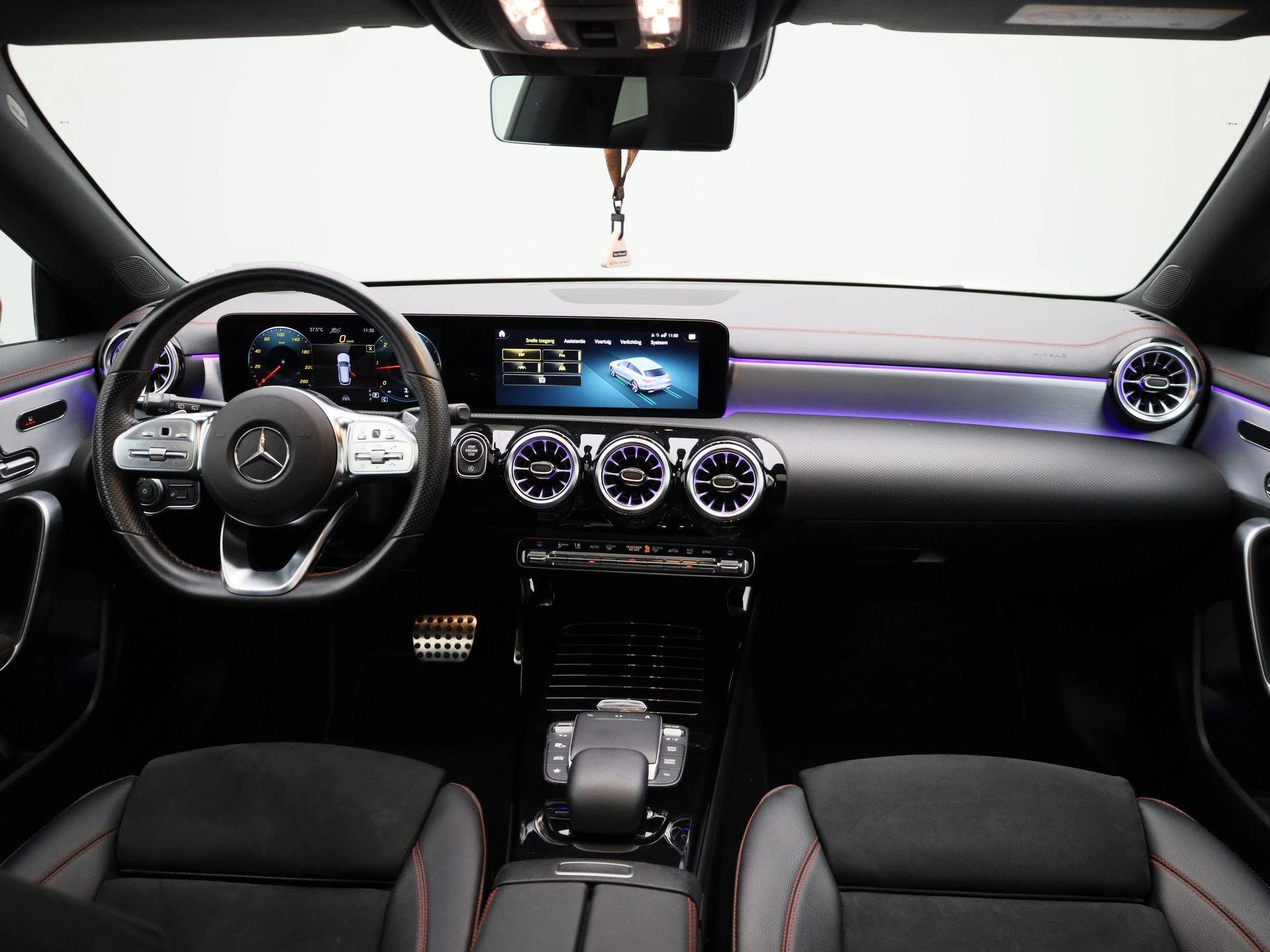 Mercedes-Benz-CLA-image-36