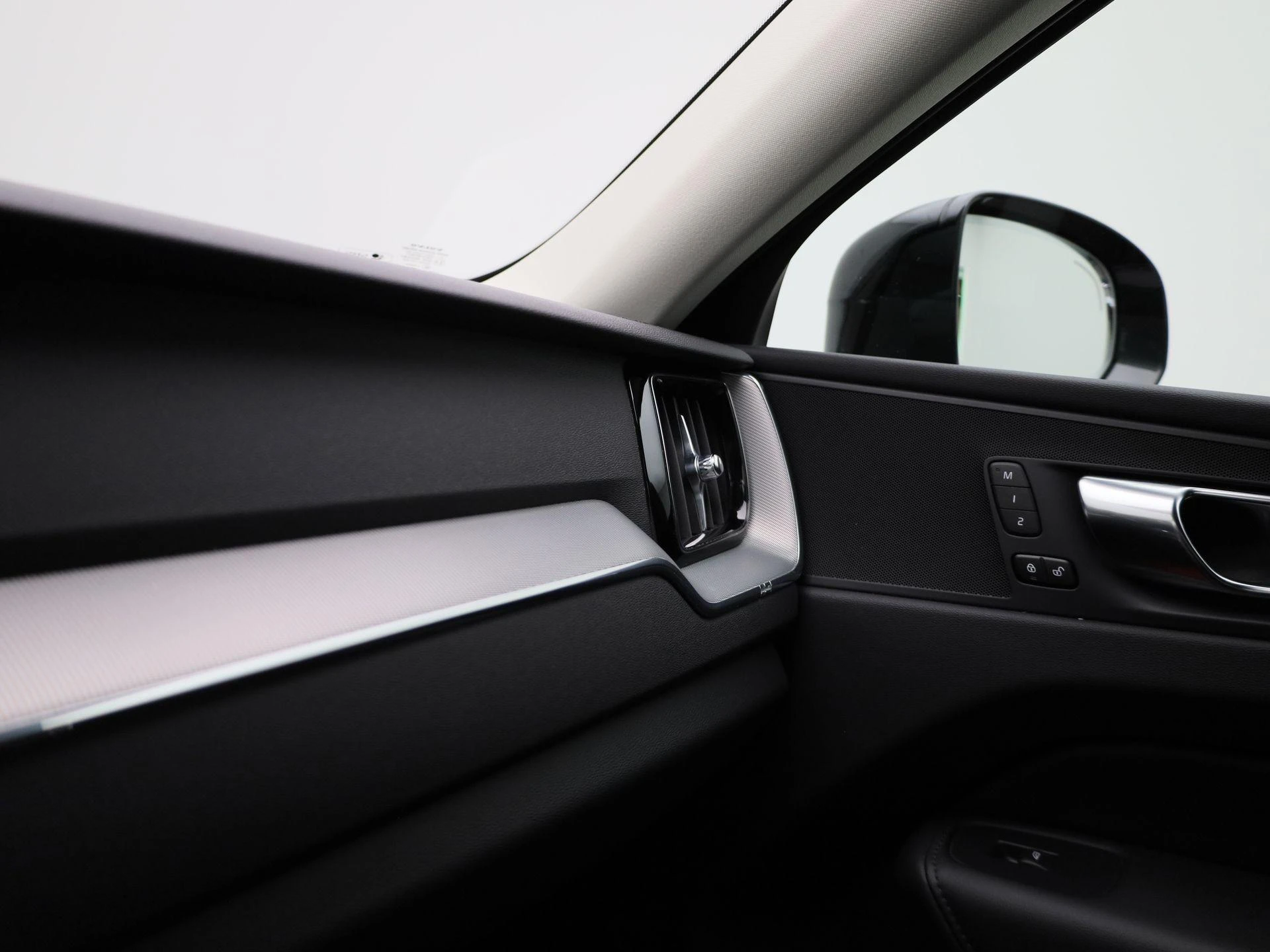 Volvo-XC60-image-30