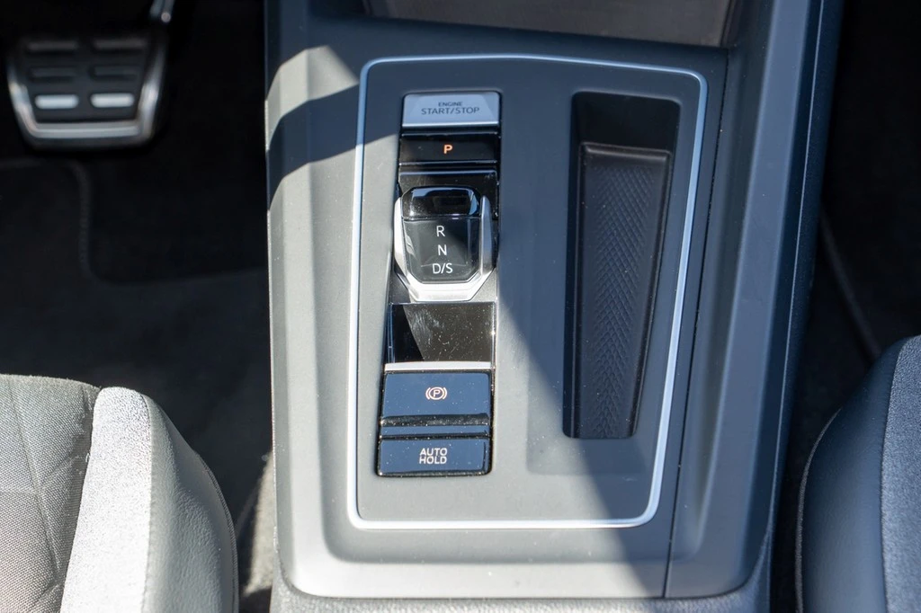 Volkswagen-Golf-image-14