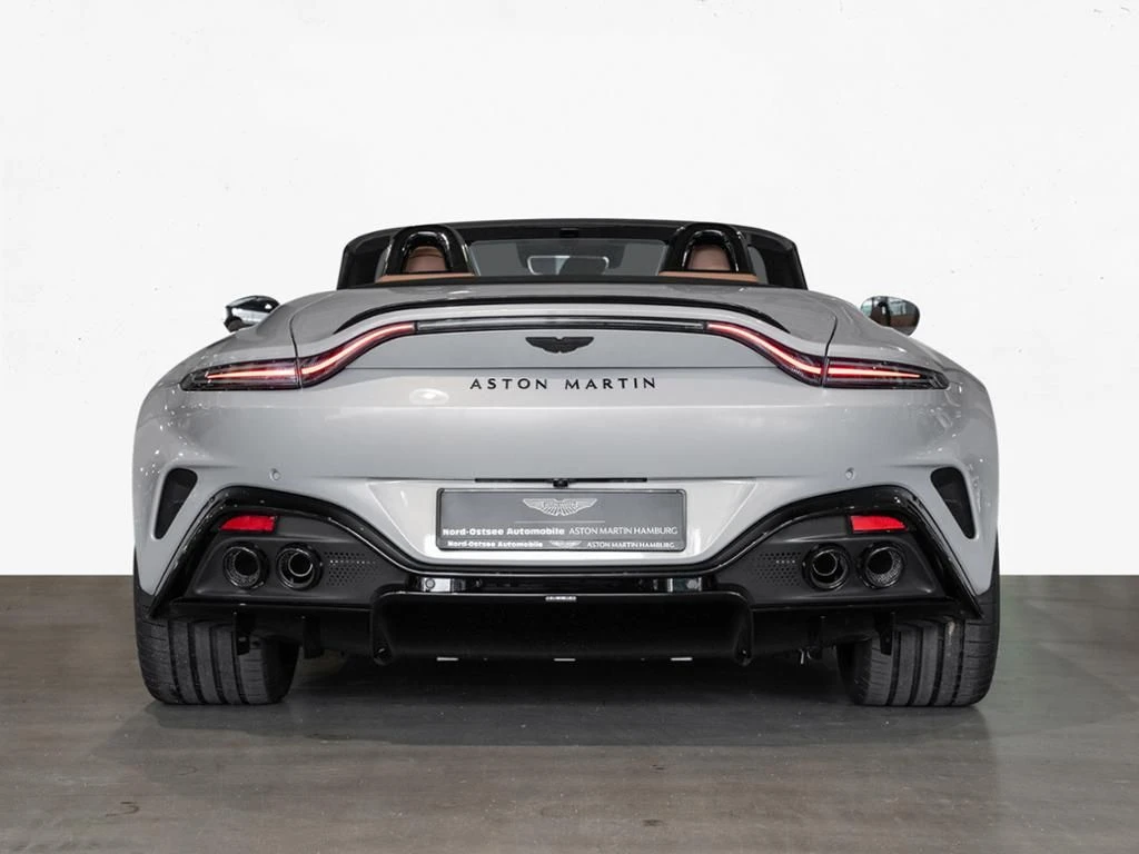 Aston Martin-V8 Vantage-image-19