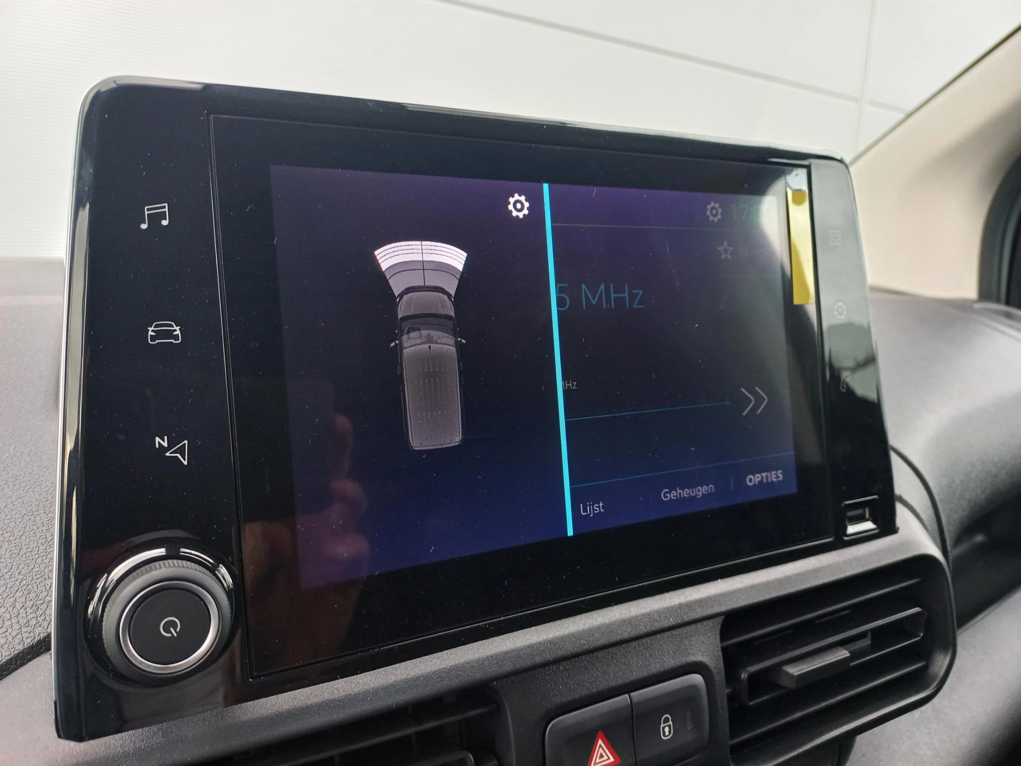 Peugeot-e-Partner-image-16