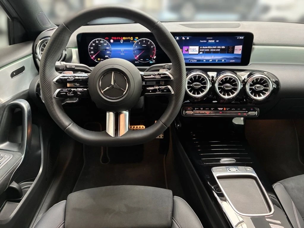 Mercedes-Benz-A-Klasse 200-image-10