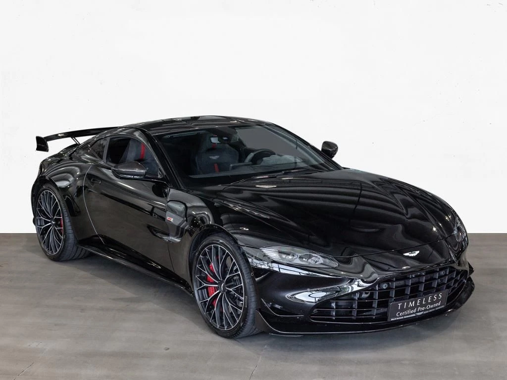 Aston Martin-V8 Vantage-image-14
