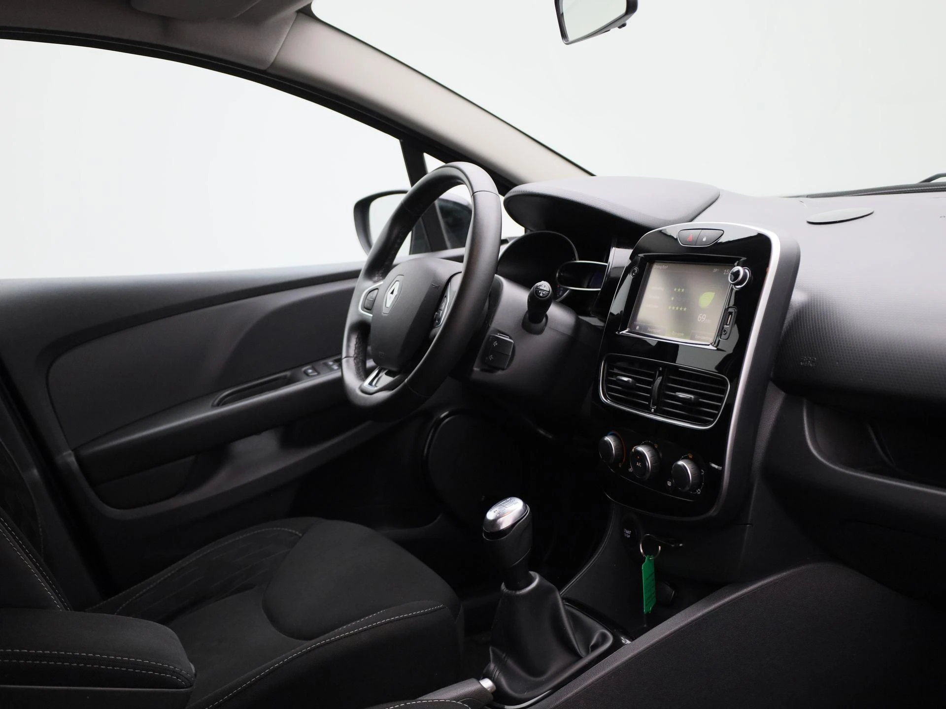 Renault-Clio-image-31