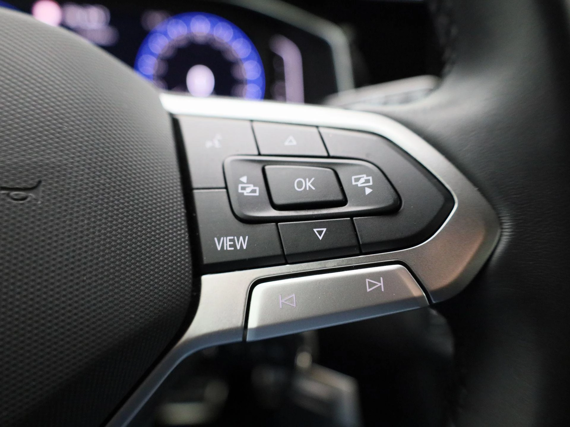 Volkswagen-Polo-image-16