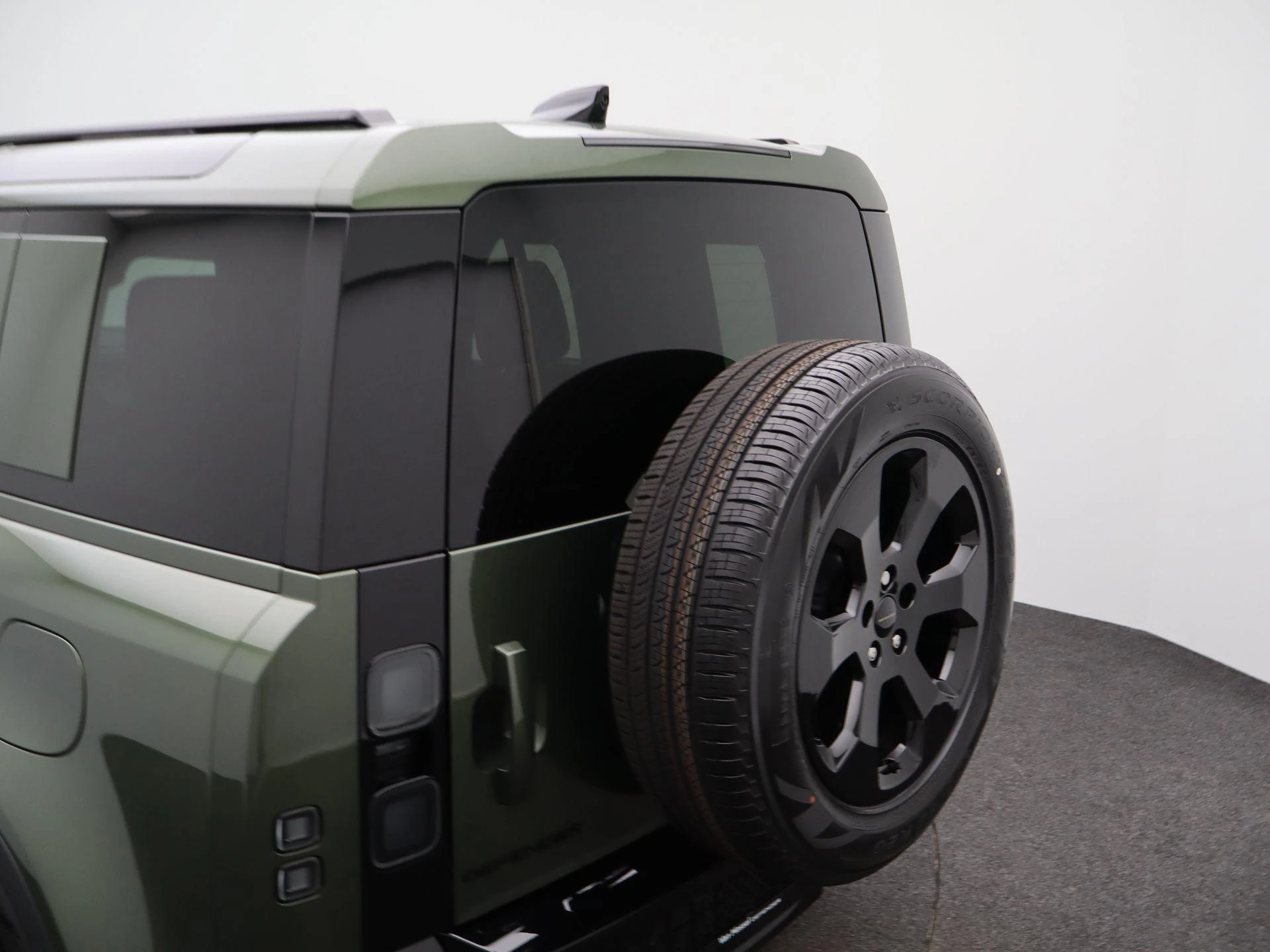 Land Rover-Defender-image-43