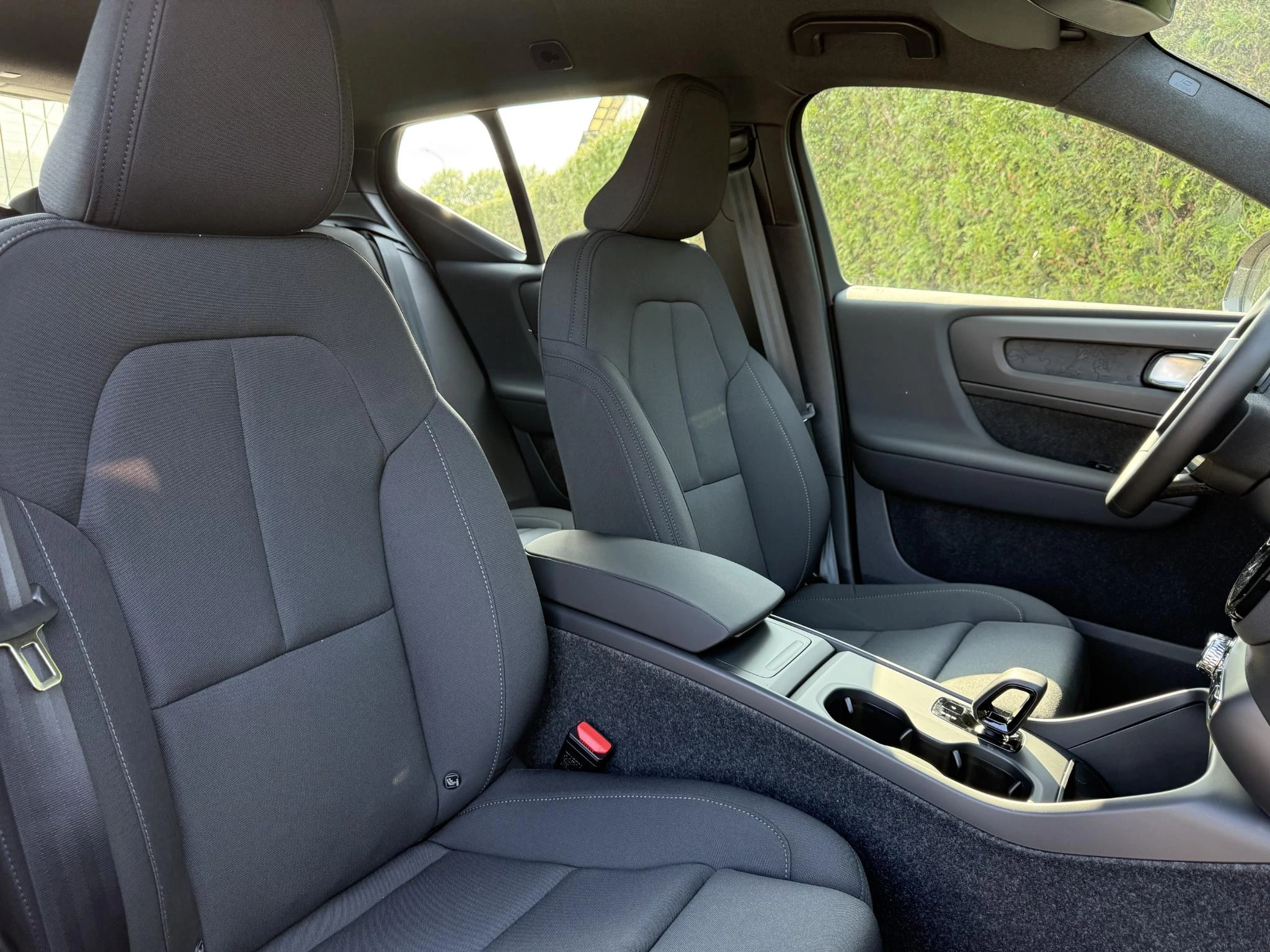 Volvo-EX40-image-9