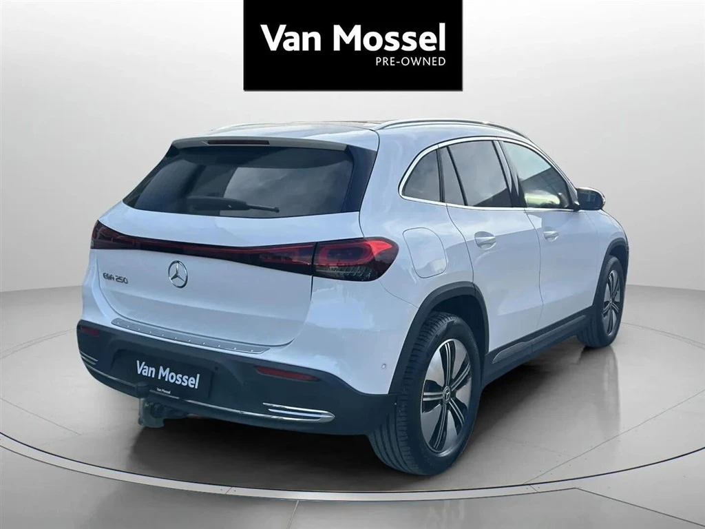 Mercedes-Benz-EQA-image-4