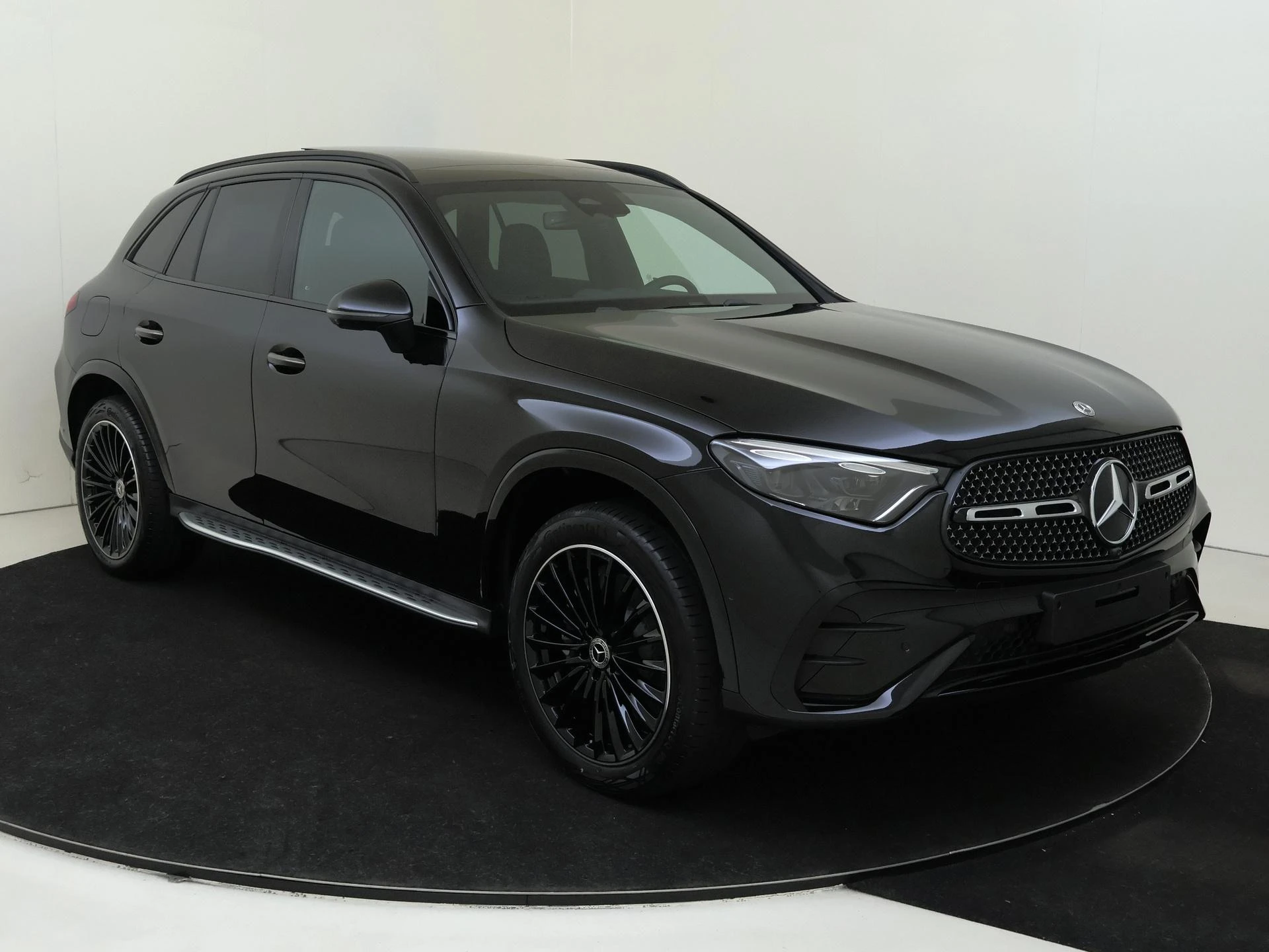 Mercedes-Benz-GLC-image-1