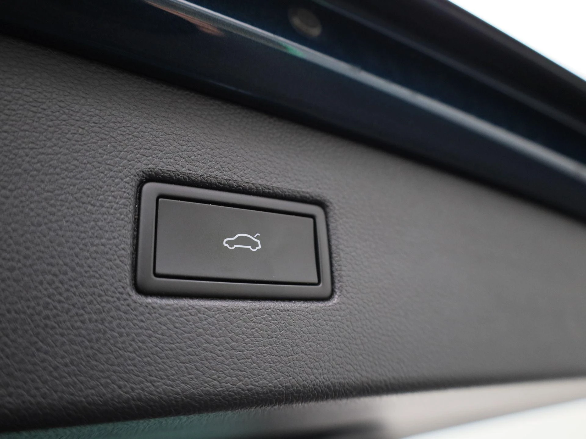 Volkswagen-Tiguan-image-13