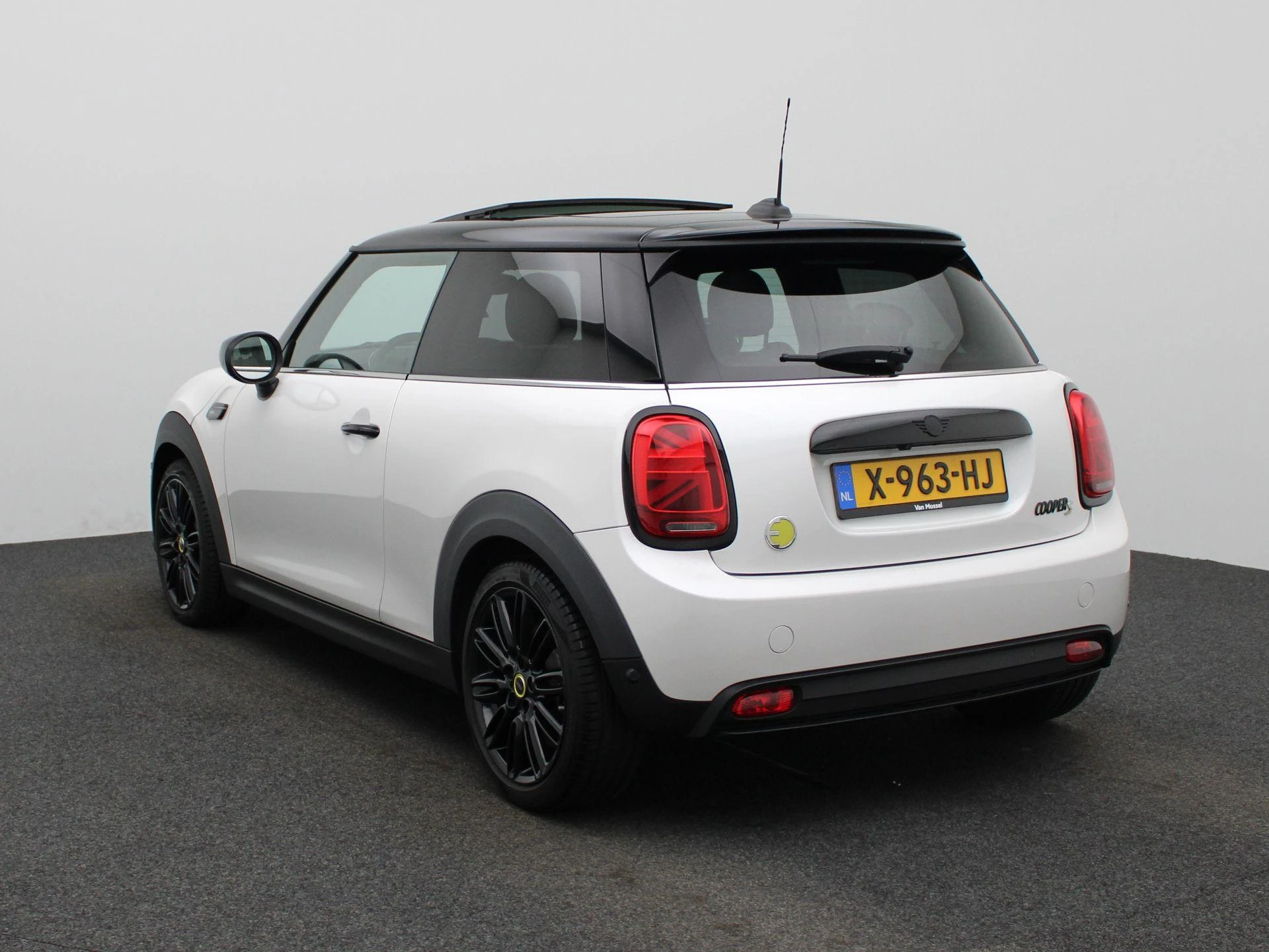 MINI-Electric-image-1