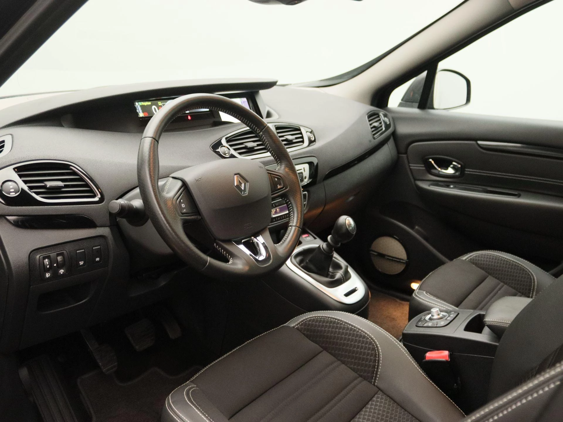 Renault-Scénic-image-21