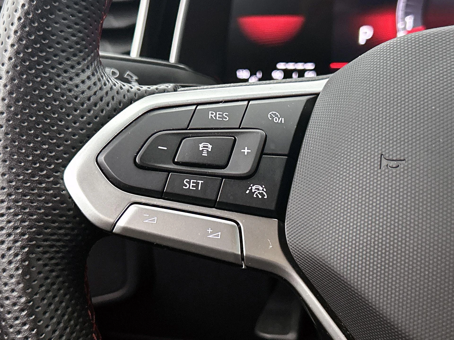 Volkswagen-Polo-image-5