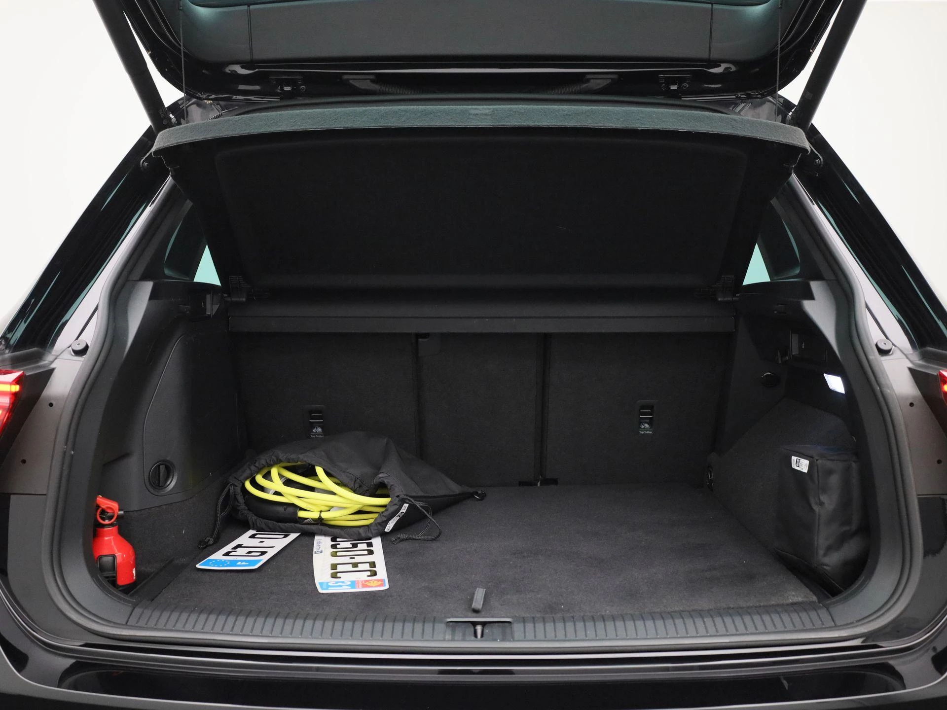 Volkswagen-Tiguan-image-13
