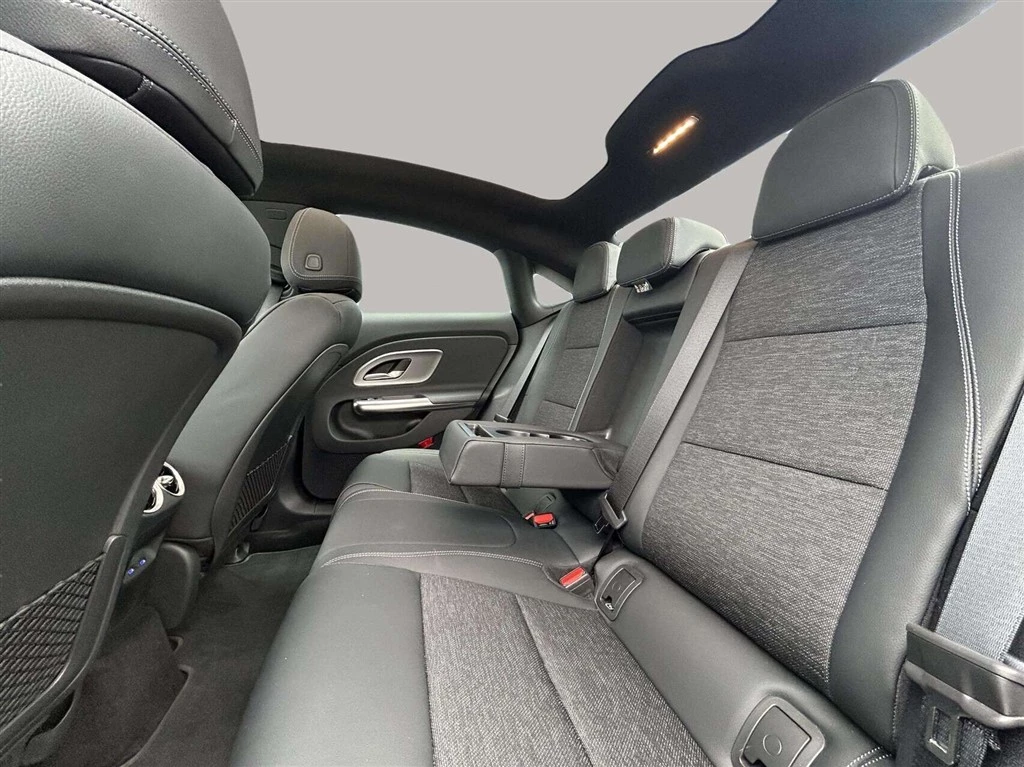 Mercedes-Benz-CLA-image-19