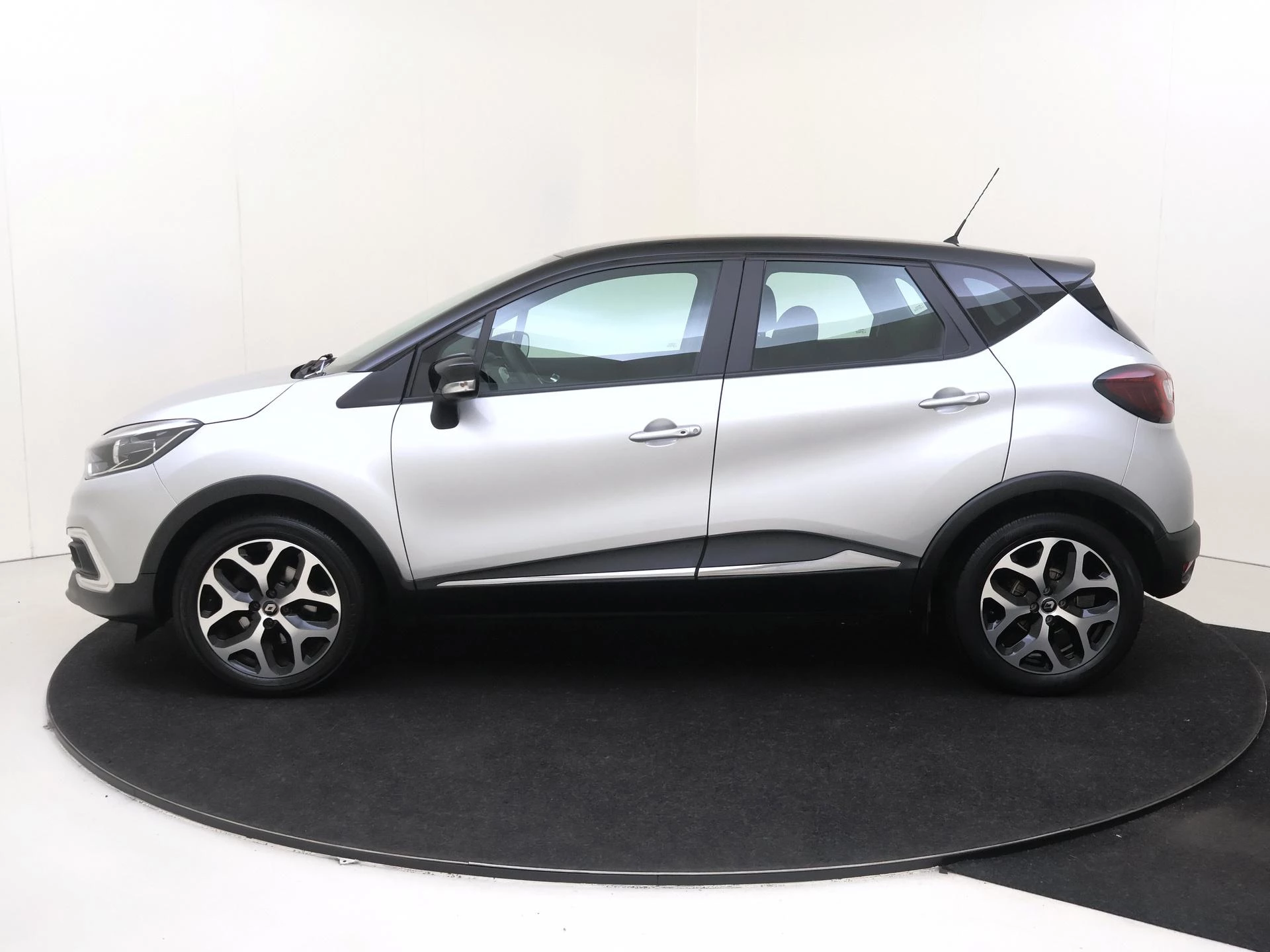 Renault-Captur-image-7