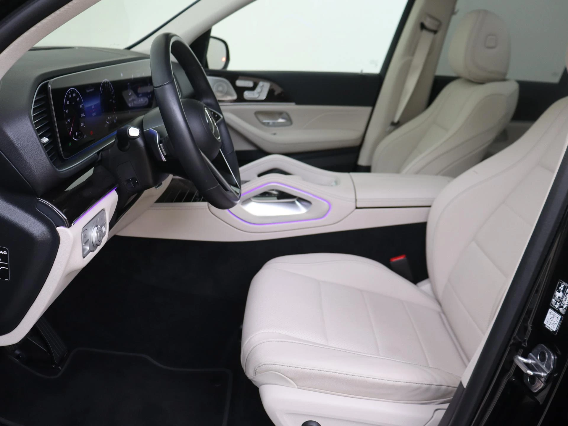 Mercedes-Benz-GLE-image-14