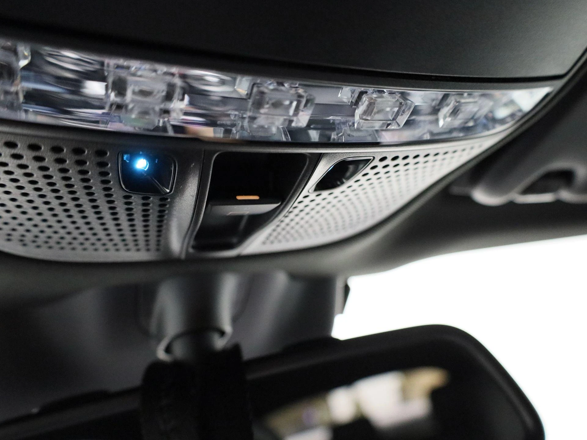 Mercedes-Benz-GLC-image-25
