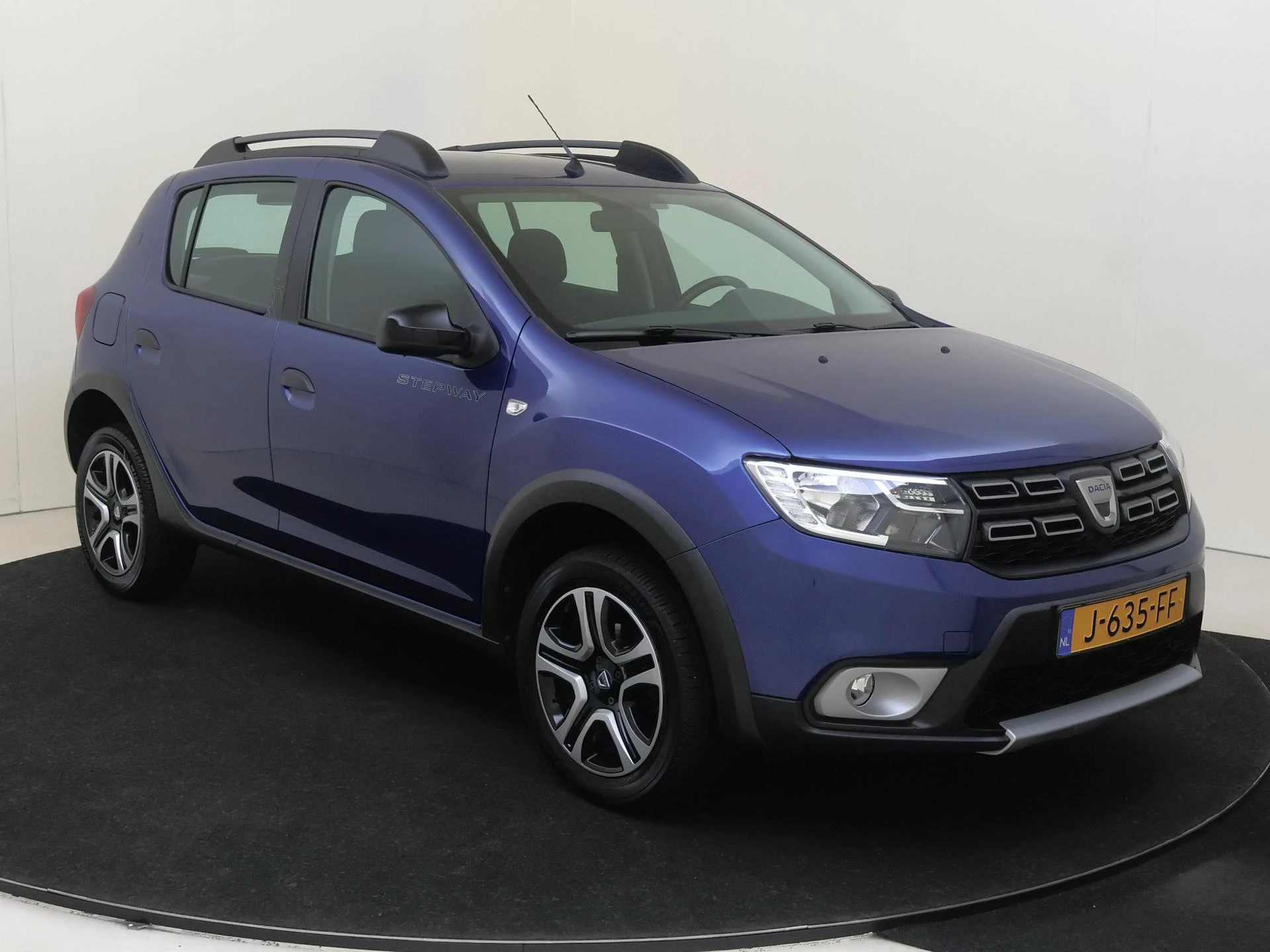 Dacia-Sandero Stepway-image-1