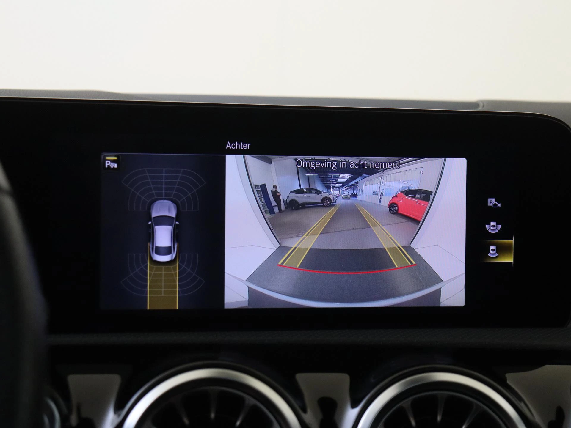 Mercedes-Benz-CLA-image-19