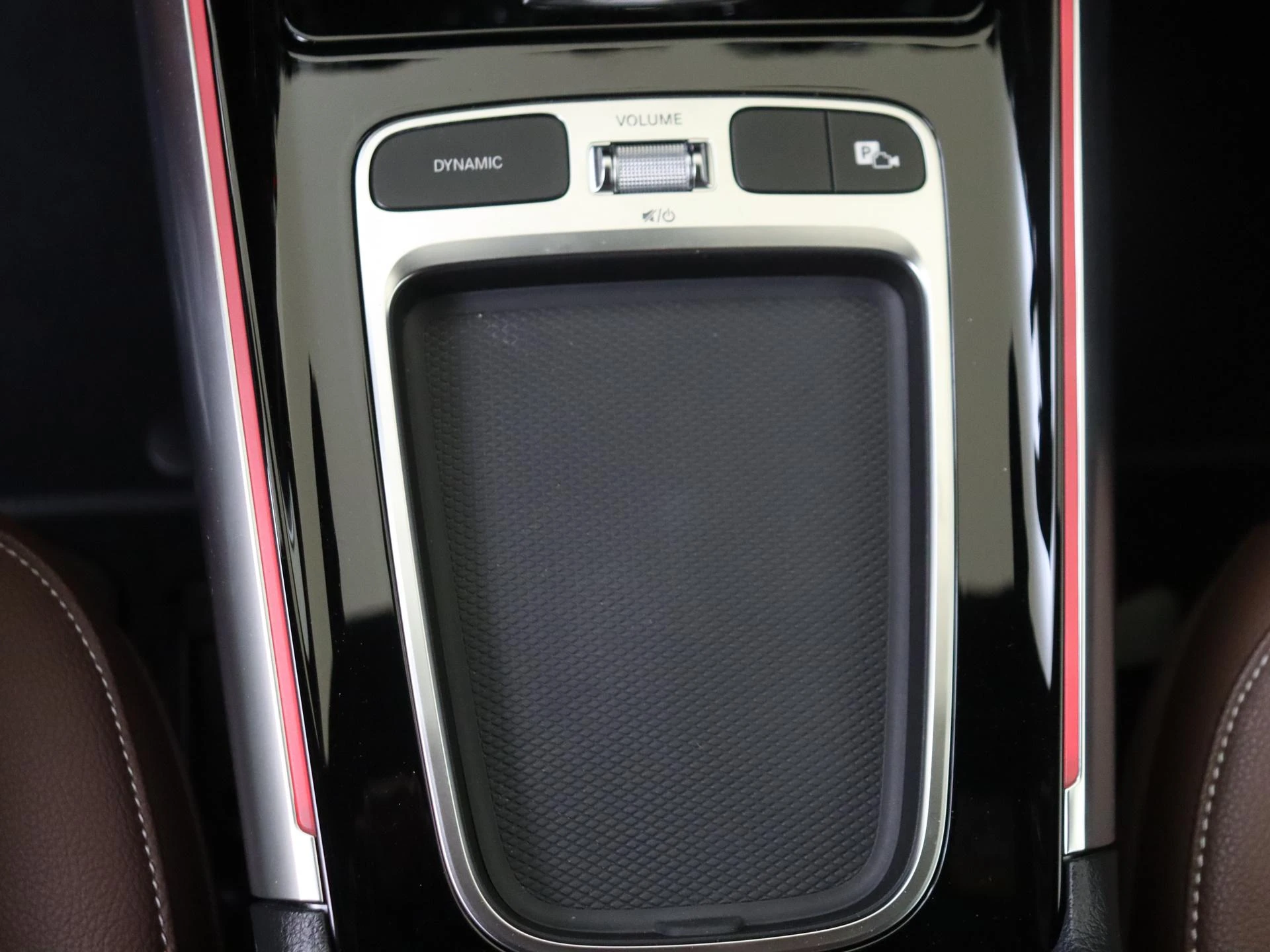 Mercedes-Benz-GLA-image-20