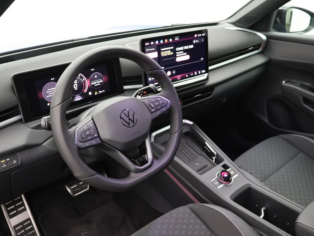 Volkswagen-T-Roc-image-16