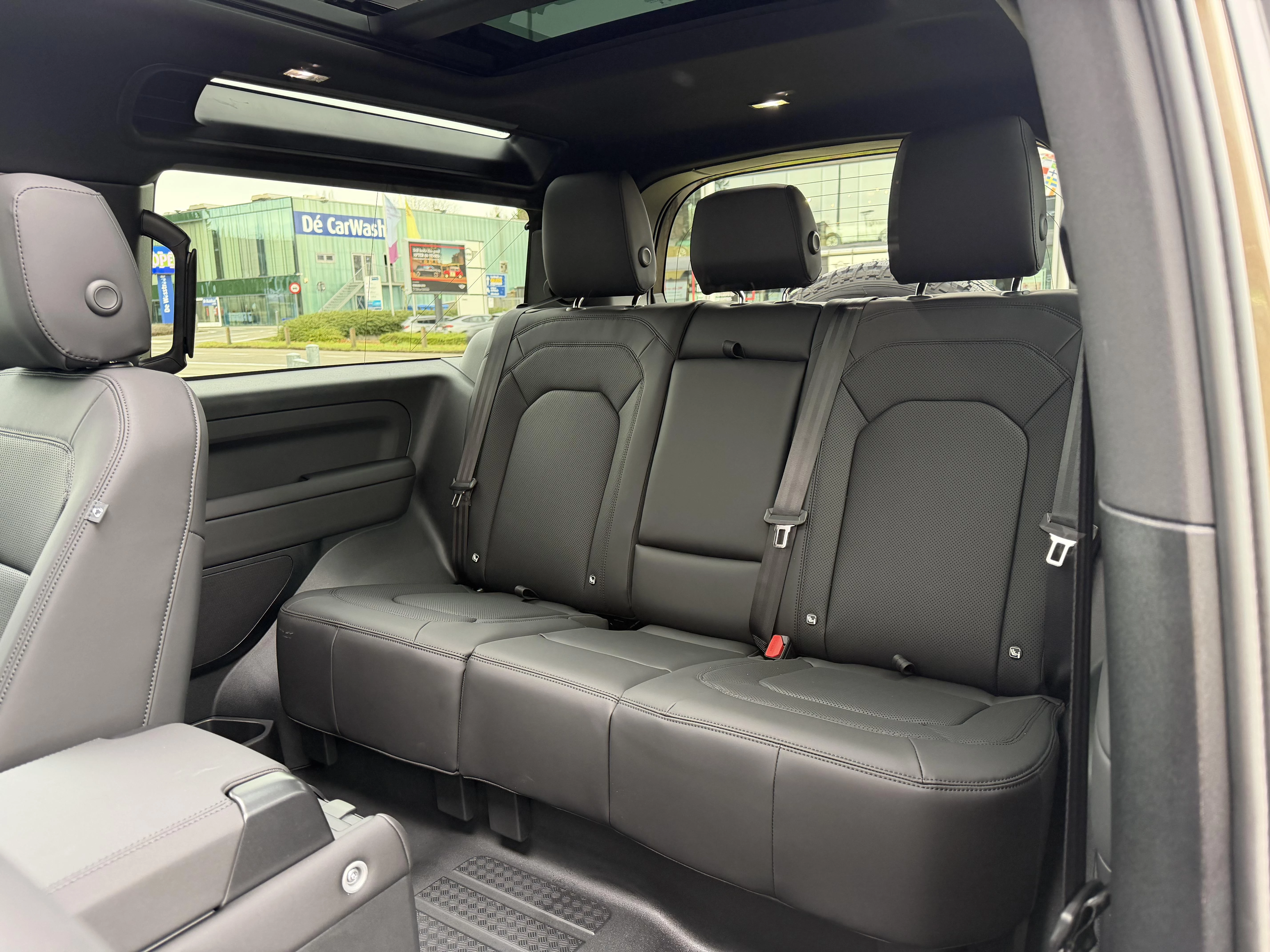 Land Rover Defender 90 D200 X-DYNAMIC