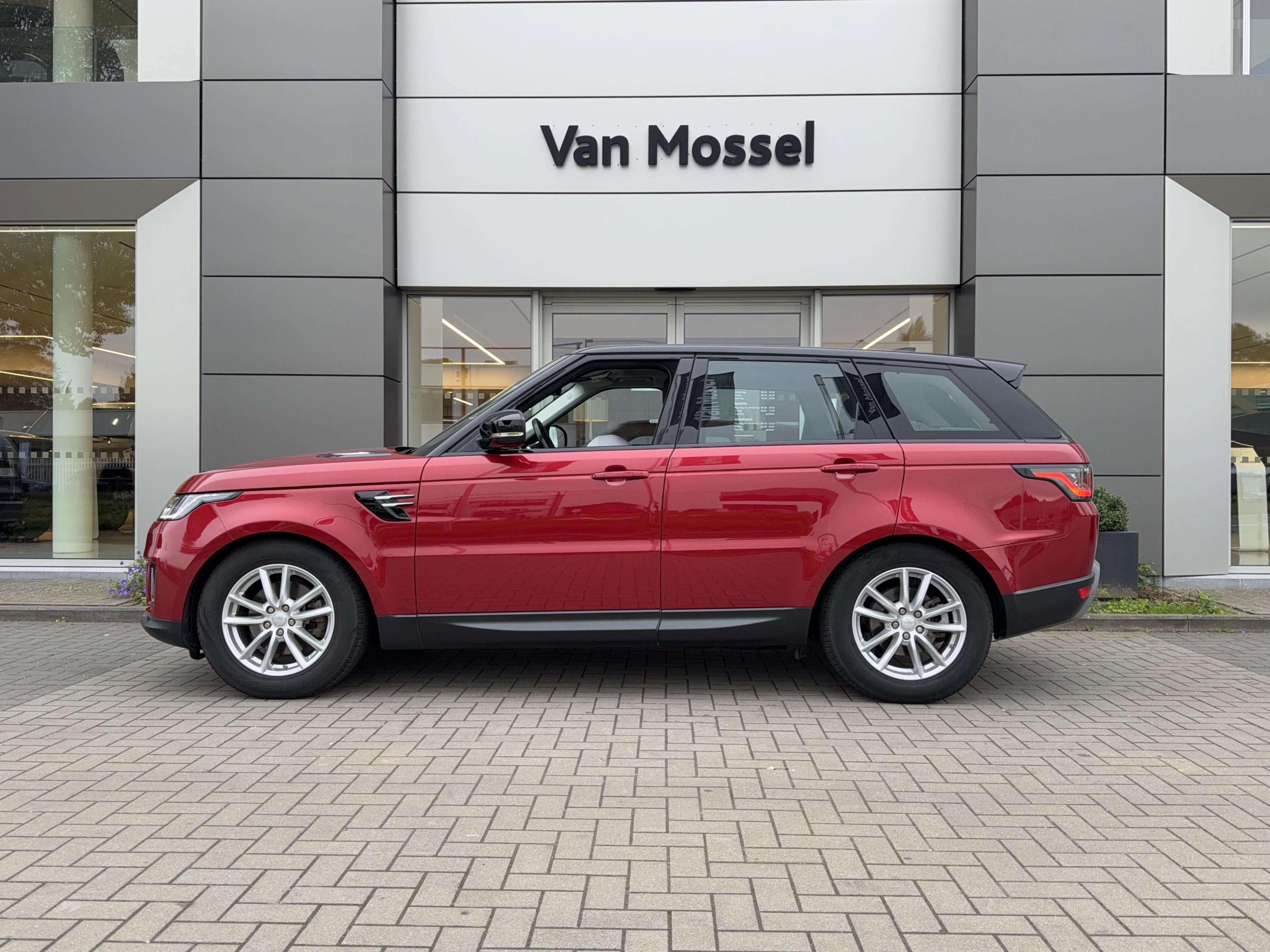 Land Rover-Range Rover Sport-image-3