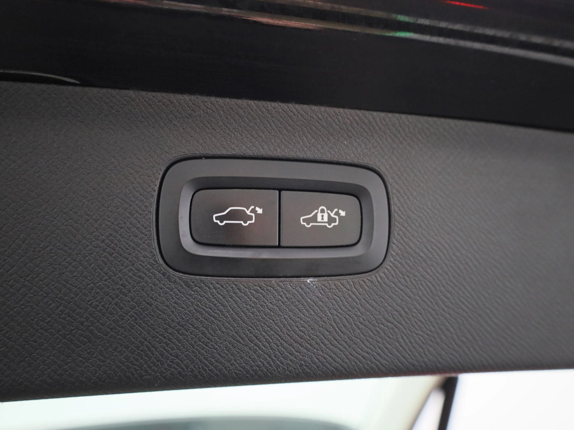 Volvo-XC90-image-12