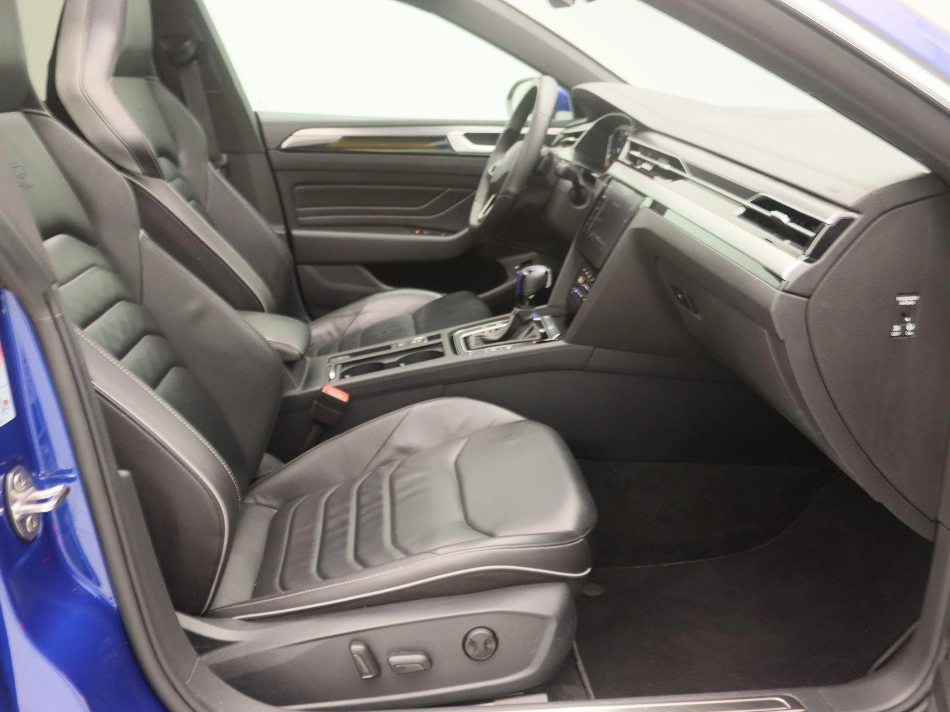 Volkswagen-Arteon-image-26