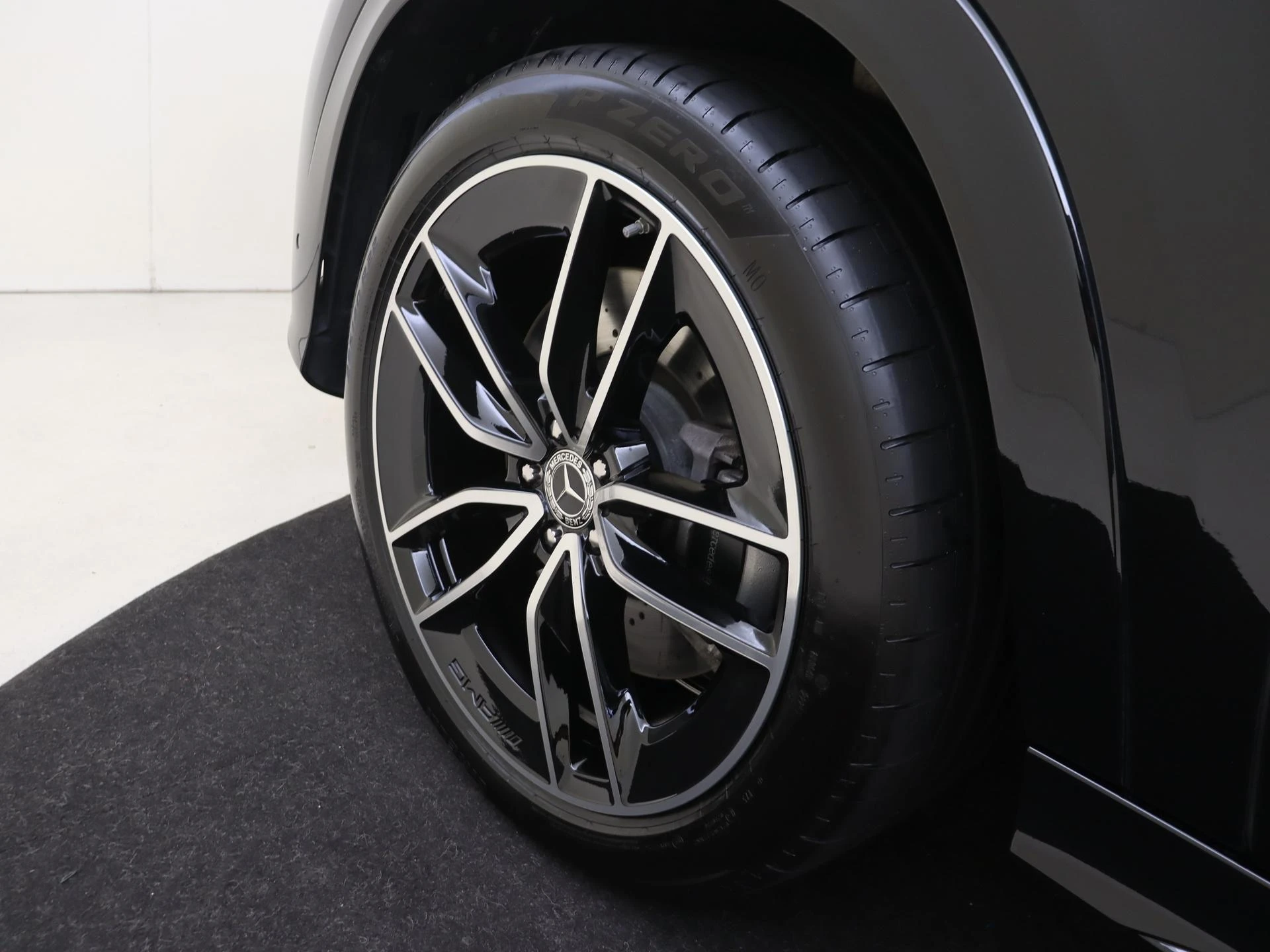Mercedes-Benz-GLE-image-32