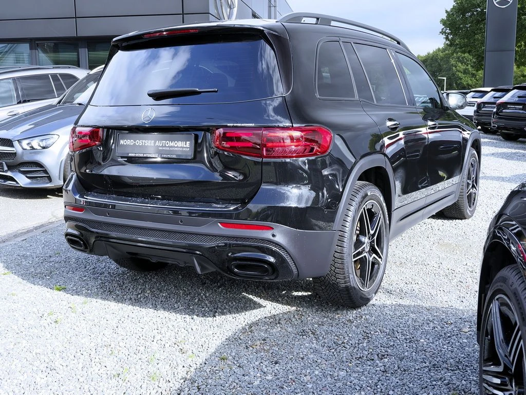 Mercedes-Benz-GLB 200 d-image-5