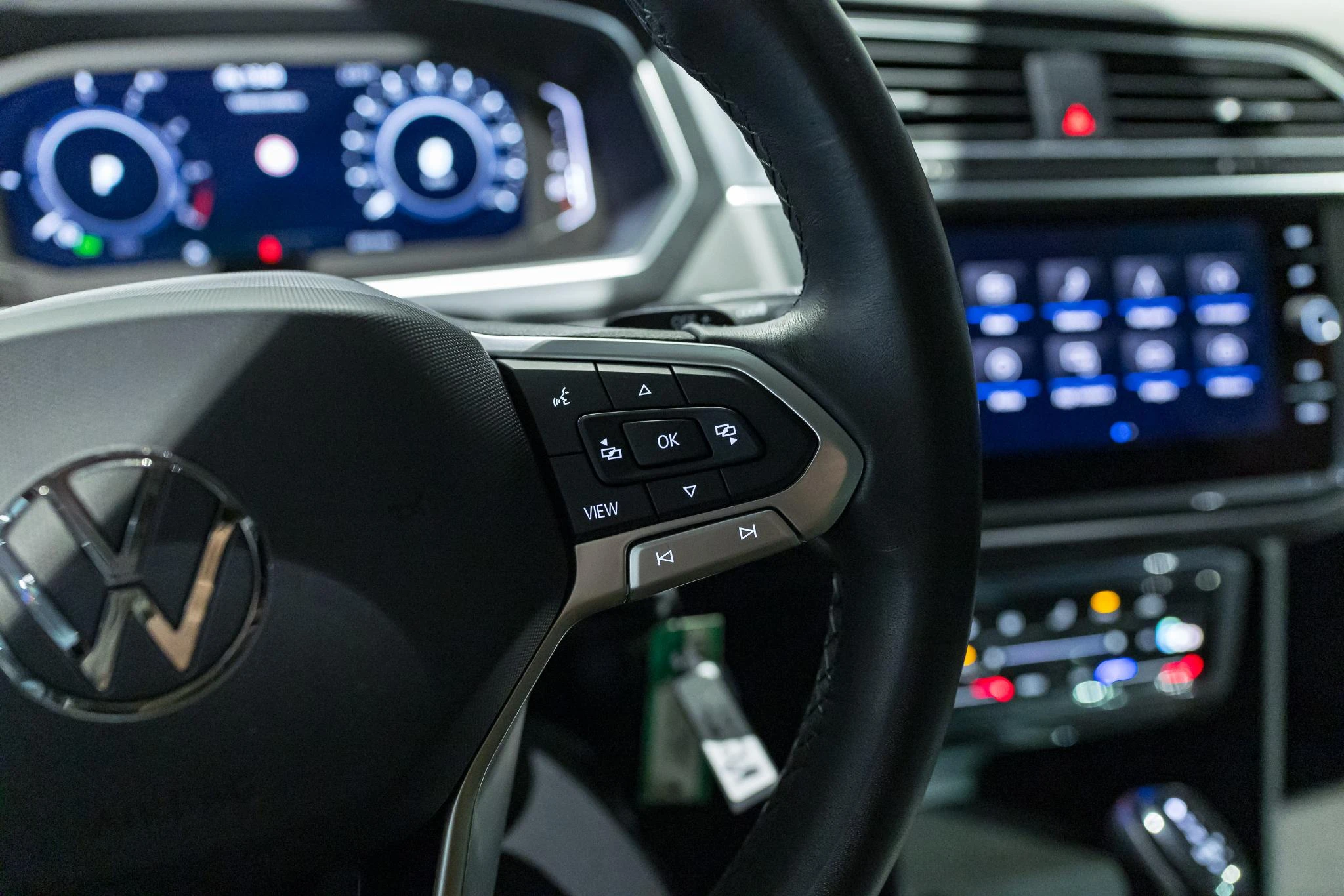 Volkswagen-Tiguan-image-27