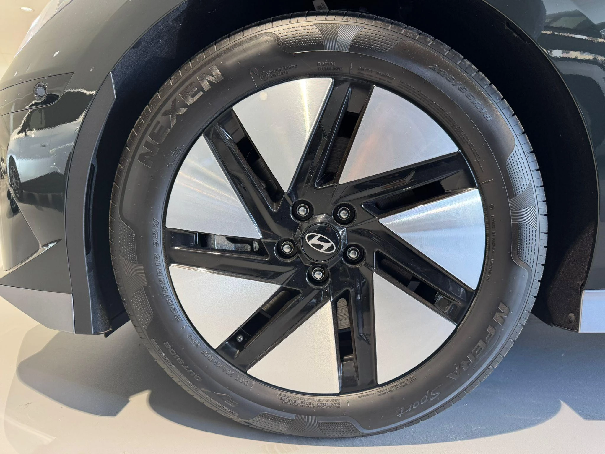 Hyundai-IONIQ 6-image-5