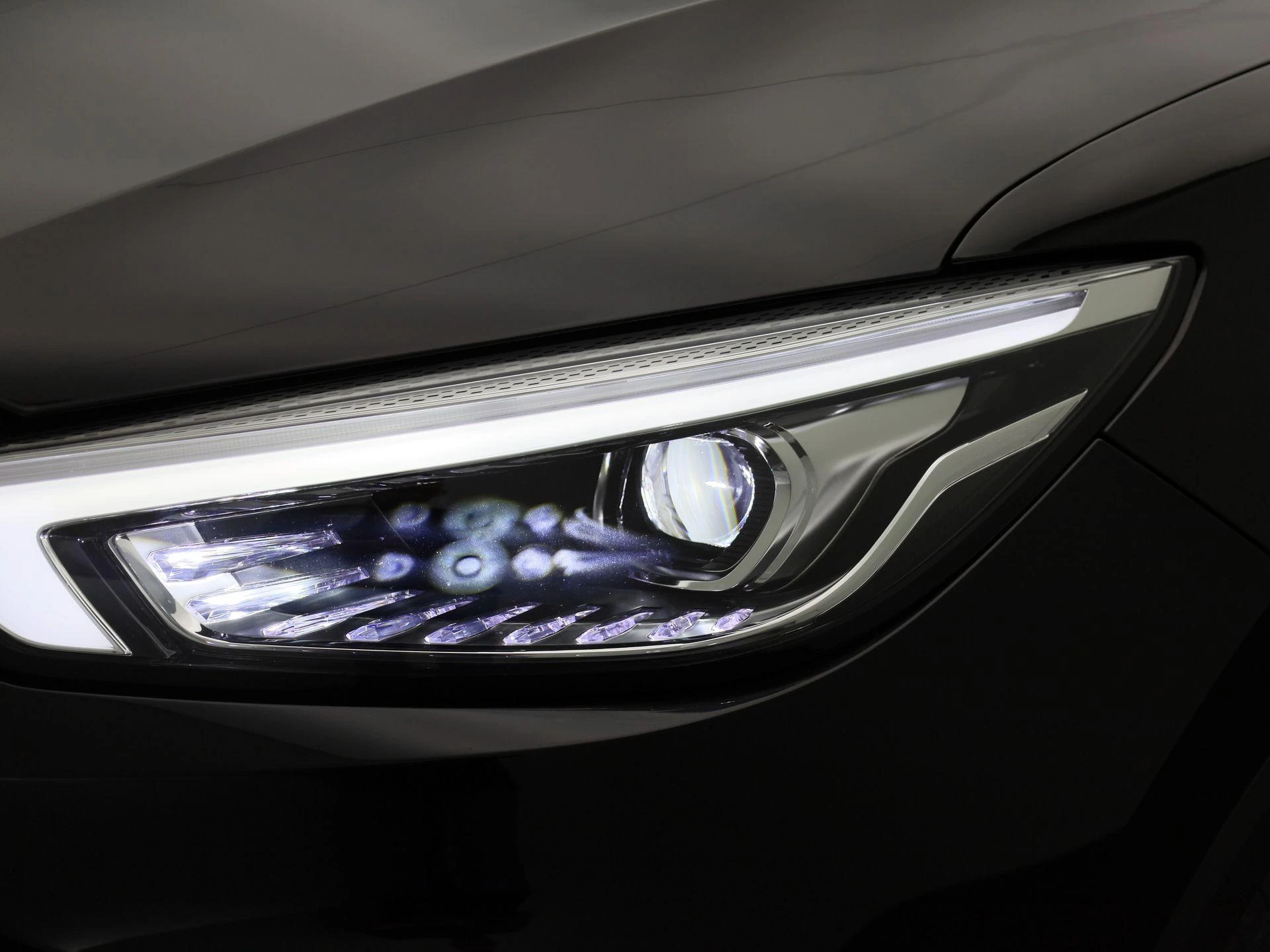 MG-ZS-image-13