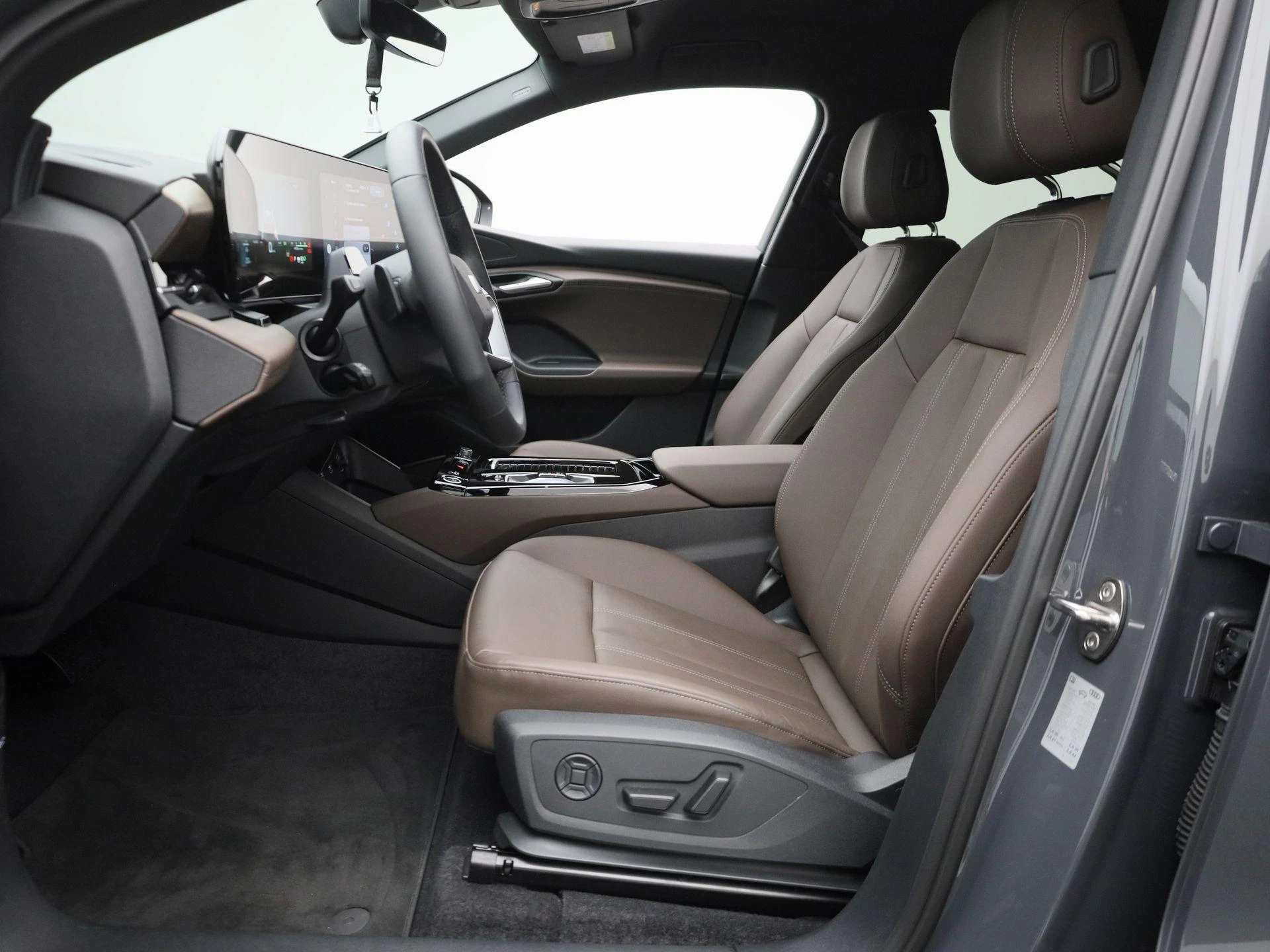 Audi-Q6 e-tron-image-10