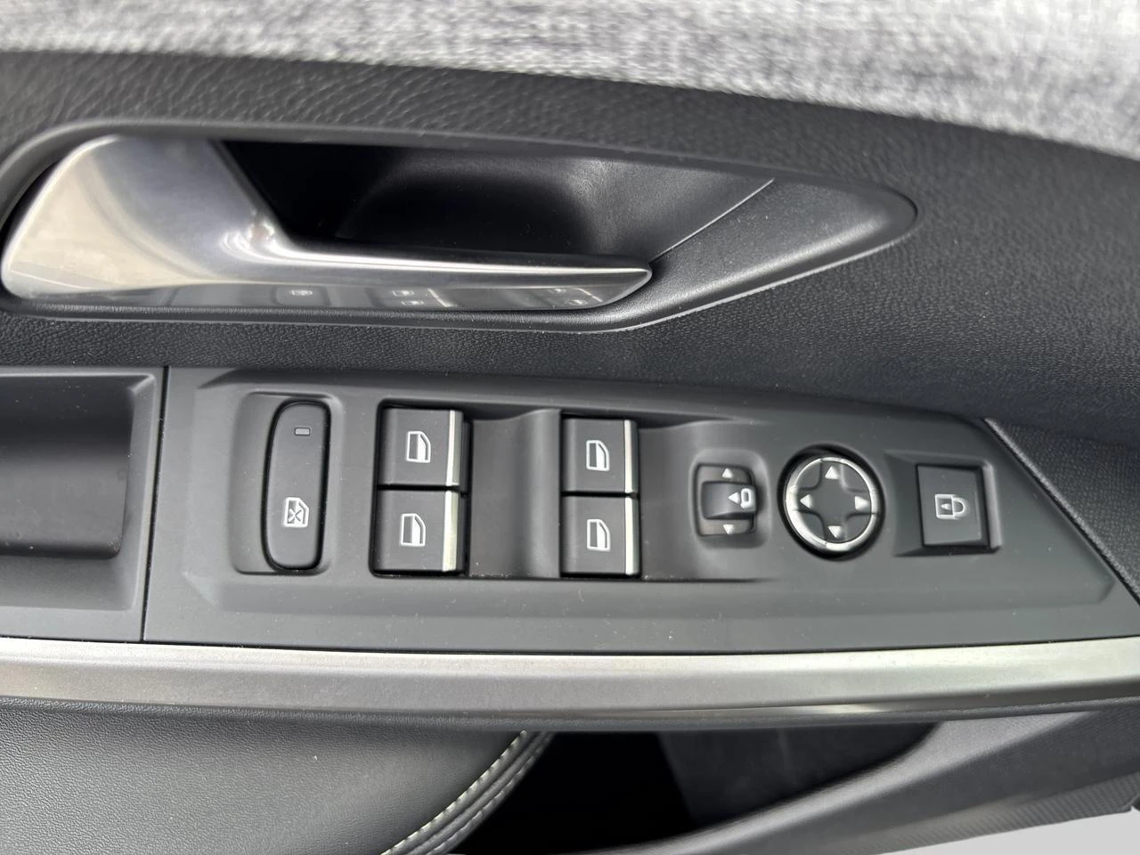 Peugeot 3008 1.6 HYBRID 195 e-DSC7 GT