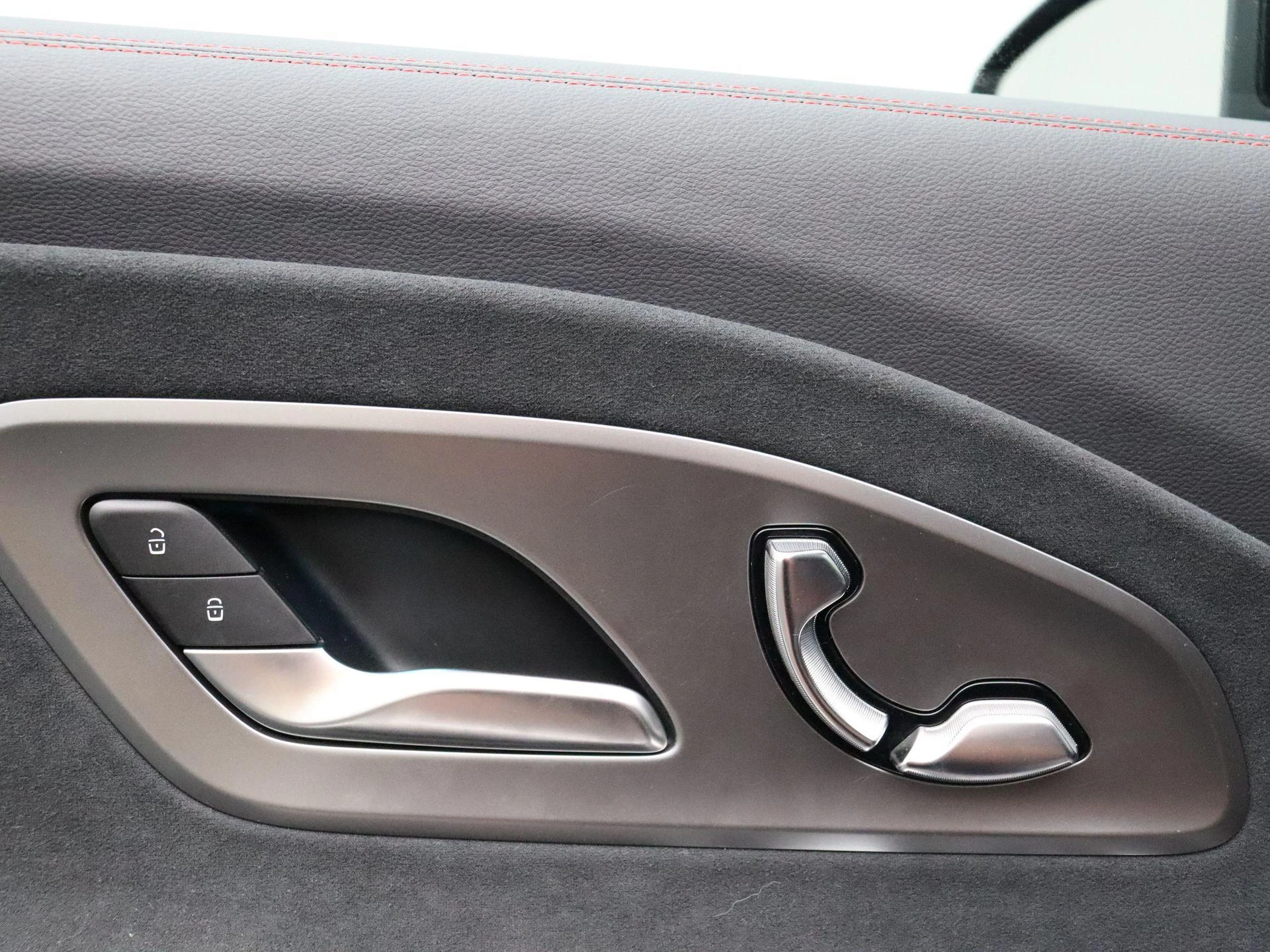 Mercedes-Benz-CLA-image-9