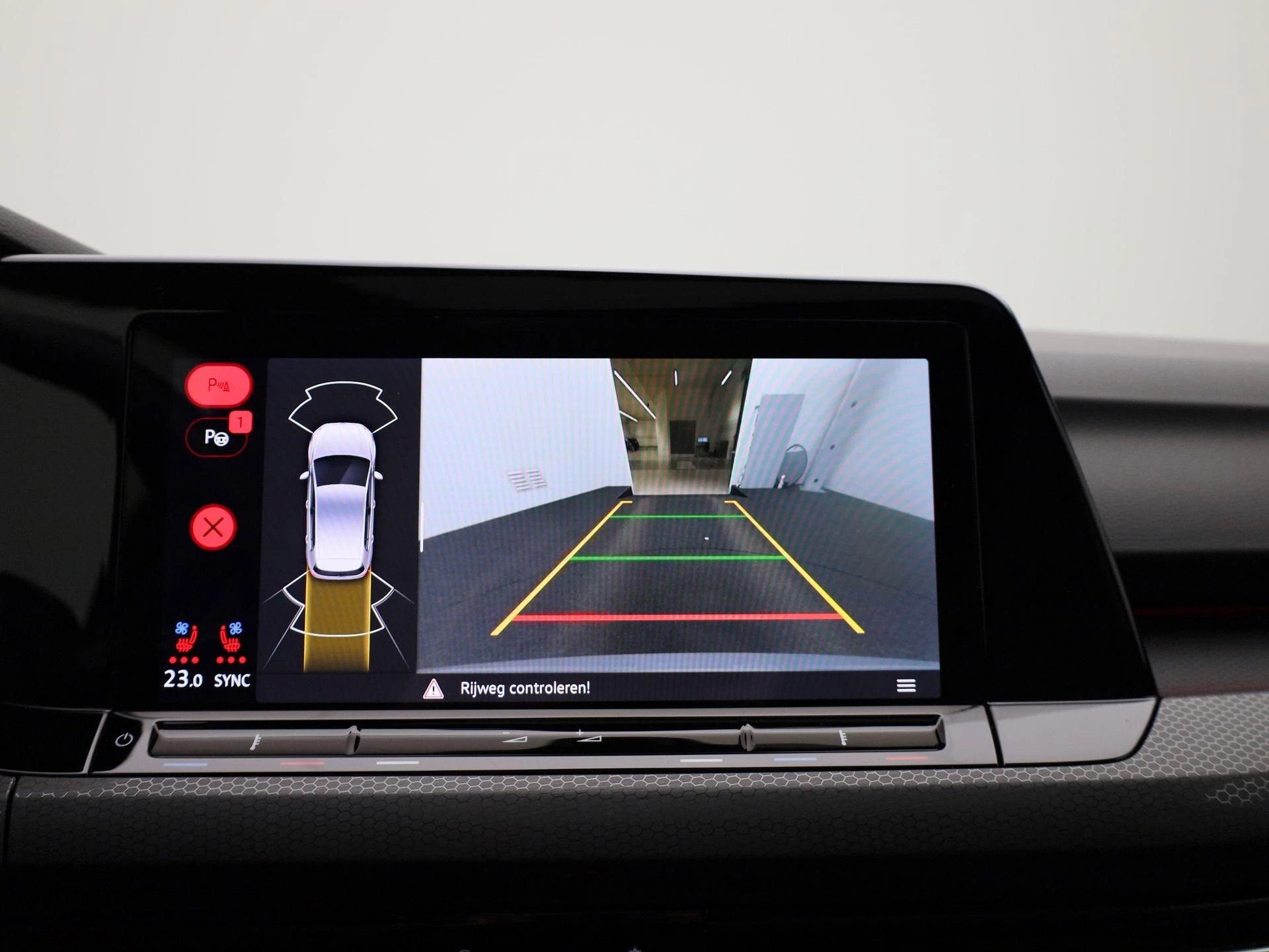 Volkswagen-Golf-image-33