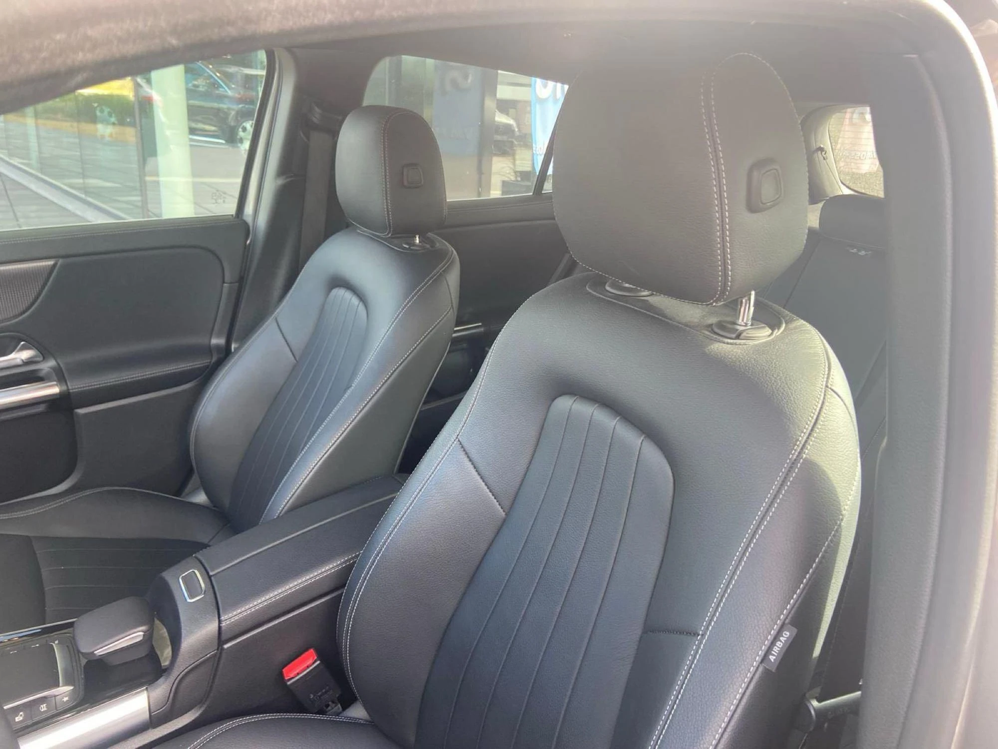 Mercedes-Benz-GLA-image-8