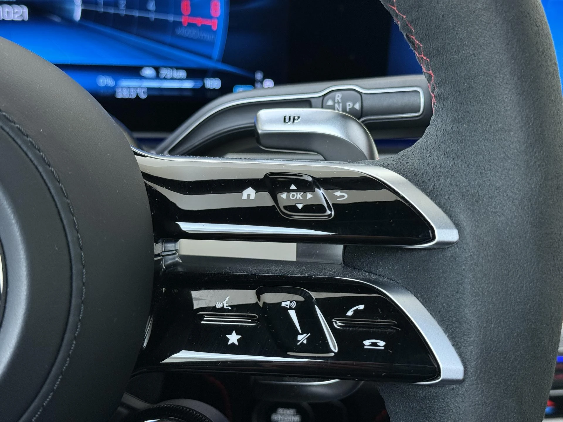 Mercedes-Benz-GLE-image-11